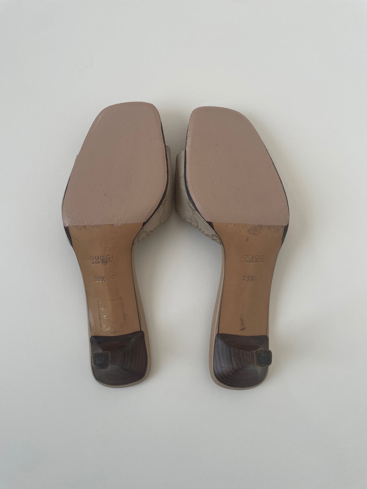 Gucci by Tom Ford nude monogram kitten heels (EU 35,5 / US 5)