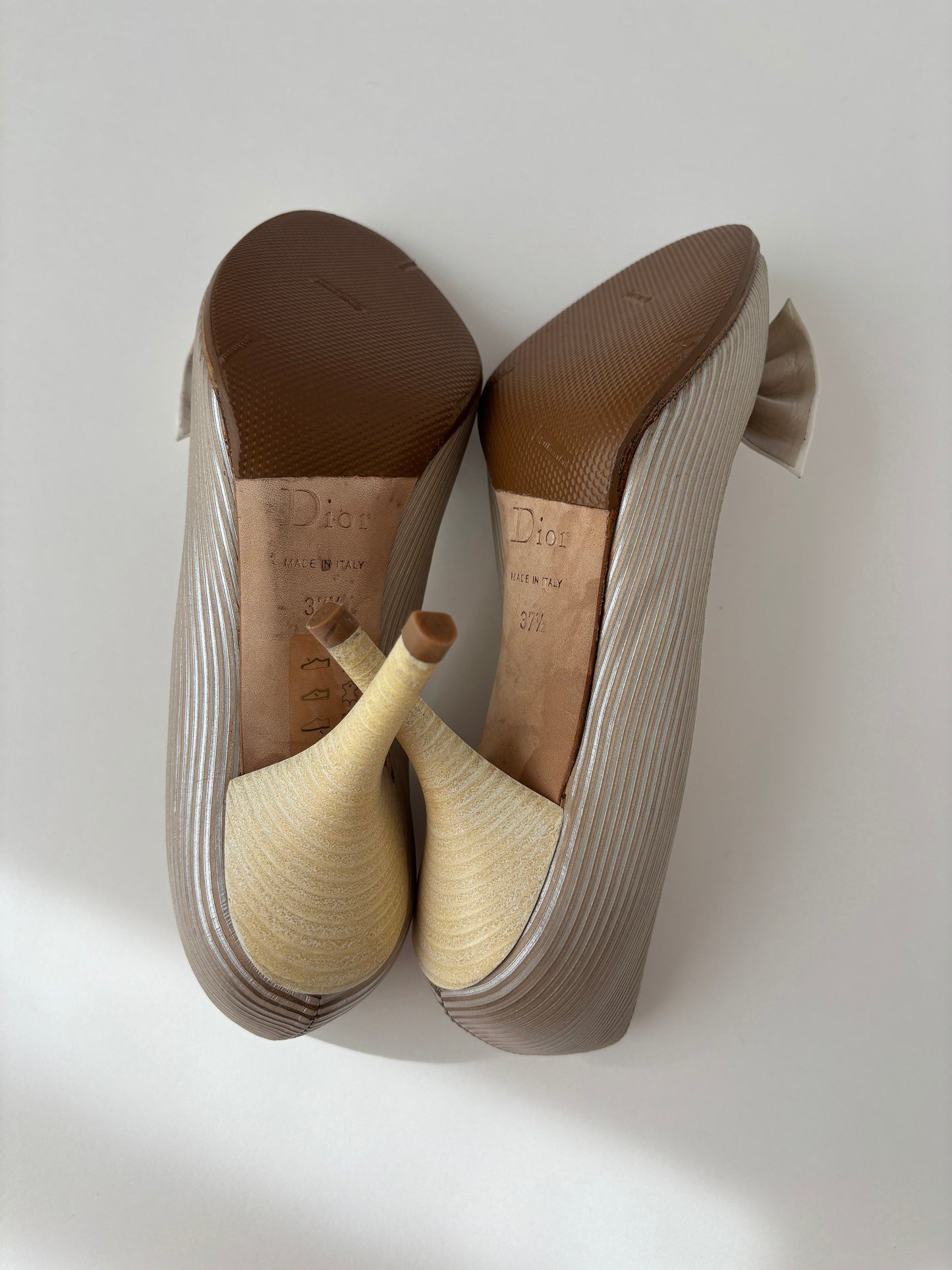 Christian Dior 2000s by John Galliano cream white bow pumps (EU 37,5 / US 7)