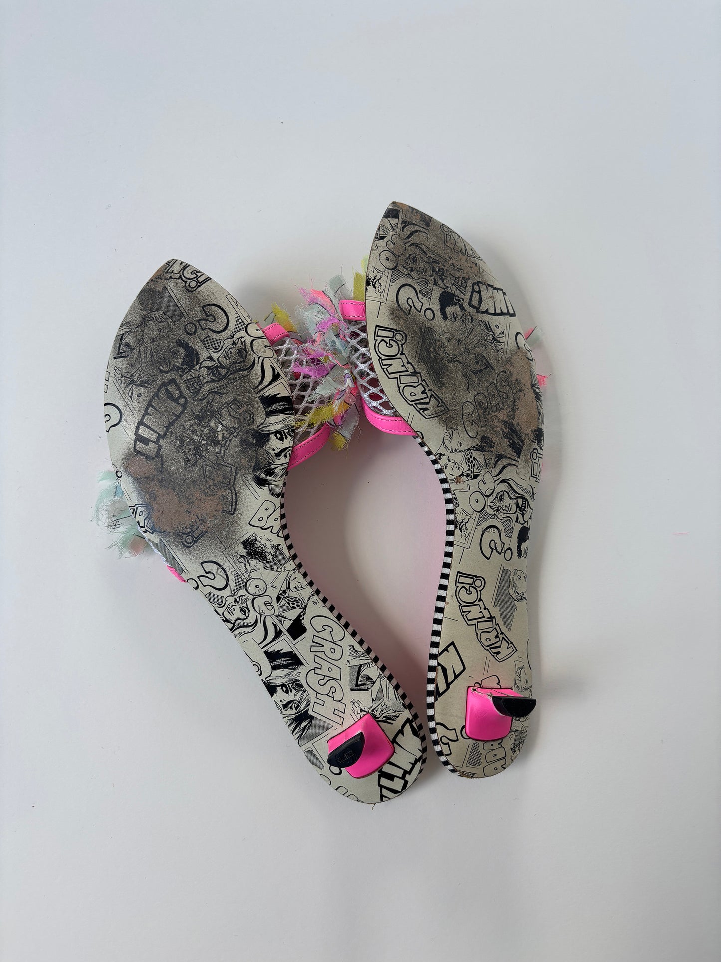 Emilio Pucci 2000s pink ruffle thong kitten heels (EU 40 / US 9.5)