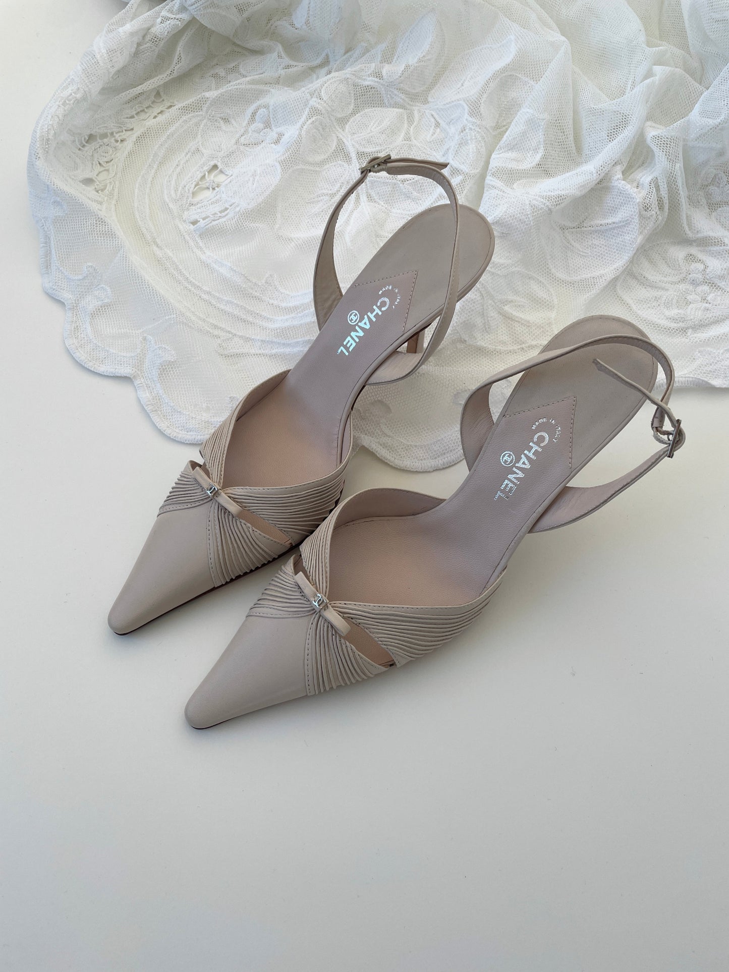 Vintage Chanel 2000s powdery cream white bridal pointed CC sling back
