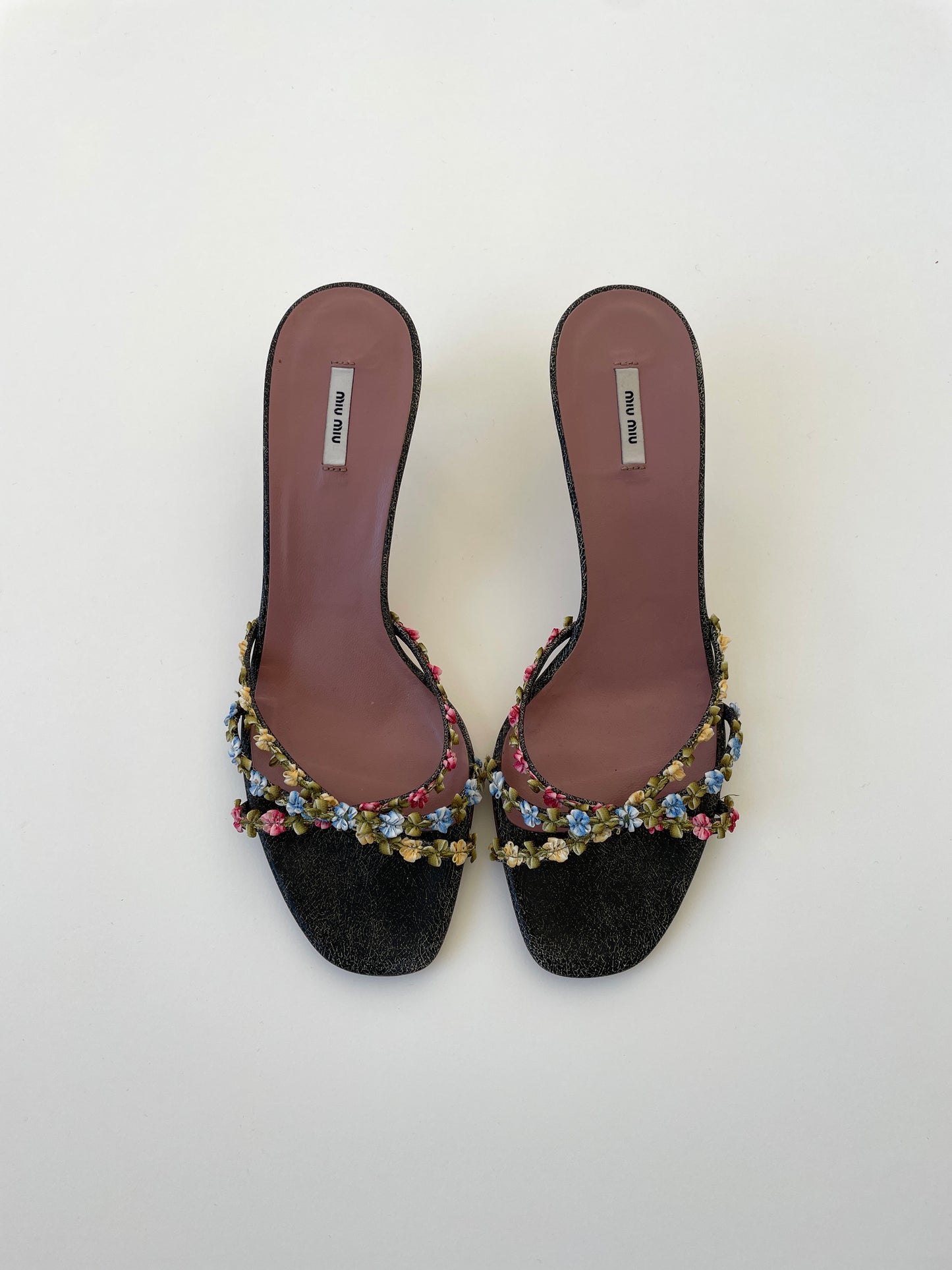 Iconic vintage Miu Miu floral kitten heels with cute mini flower details