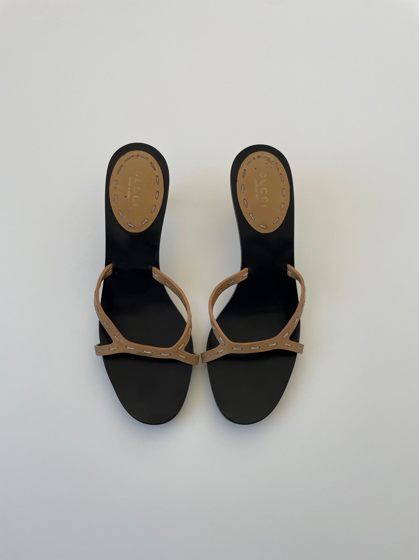 Iconic vintage Gucci by Tom Ford minimalistic black bamboo kitten heels