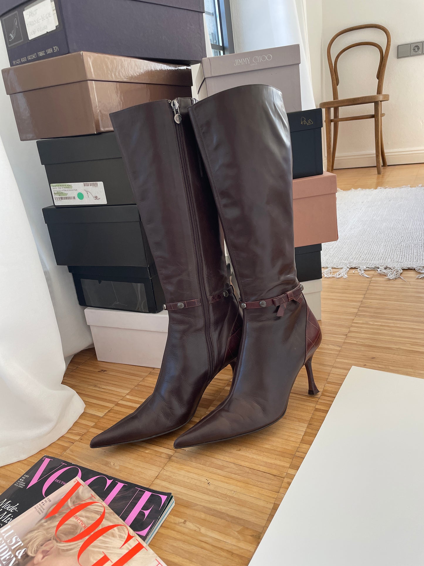 Vintage Escada 2000s chocolate croco brown bow boots