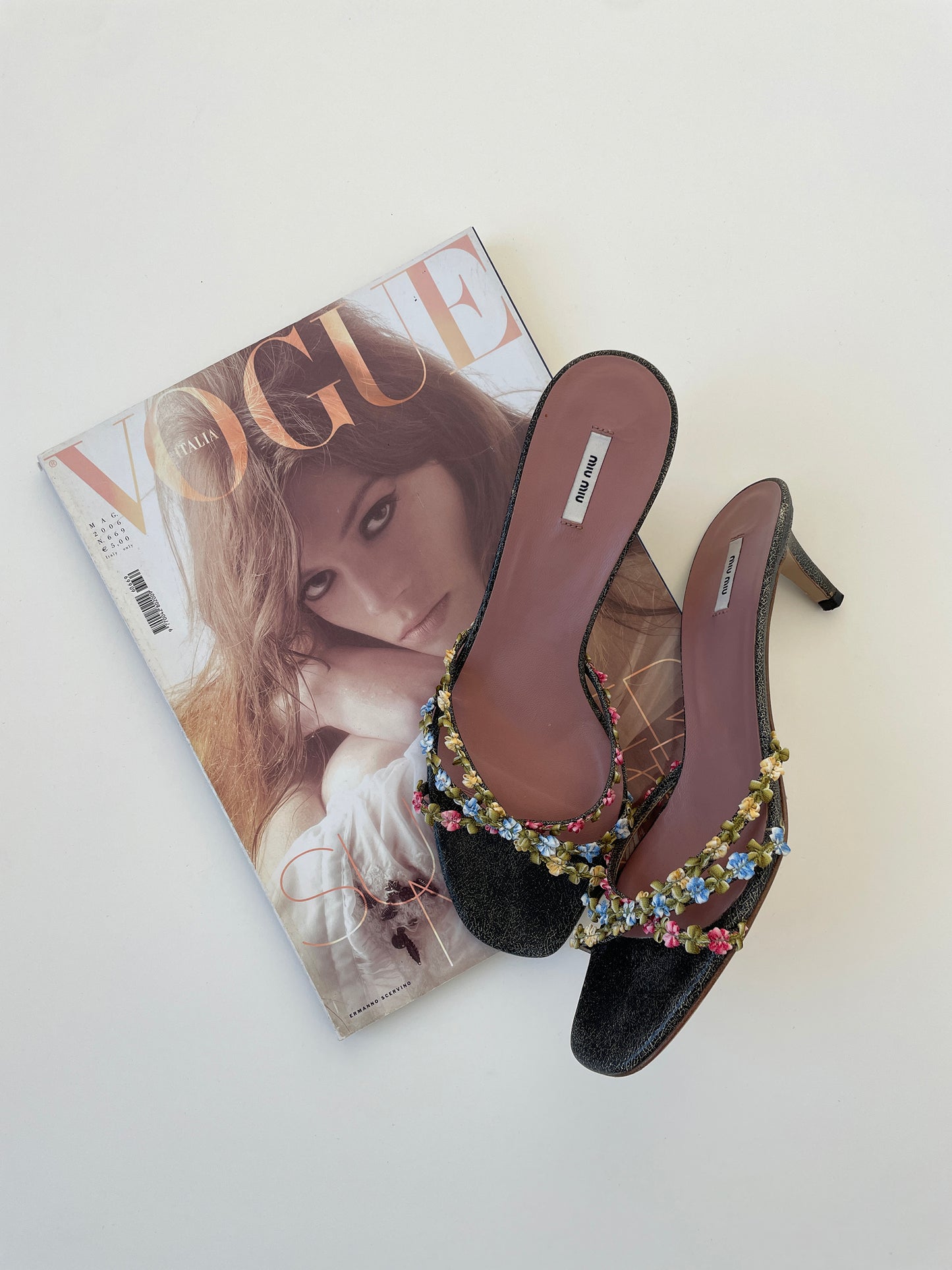 Iconic vintage Miu Miu floral kitten heels with cute mini flower details