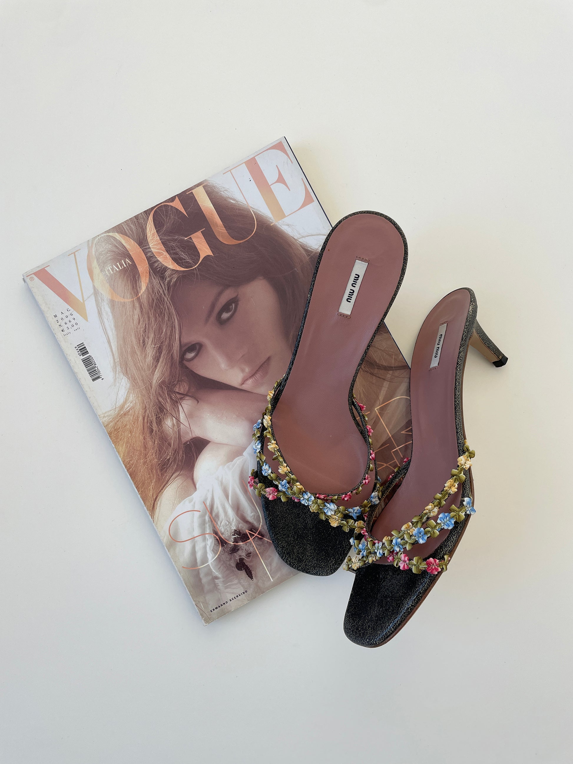 Iconic vintage Miu Miu floral kitten heels with cute mini flower details