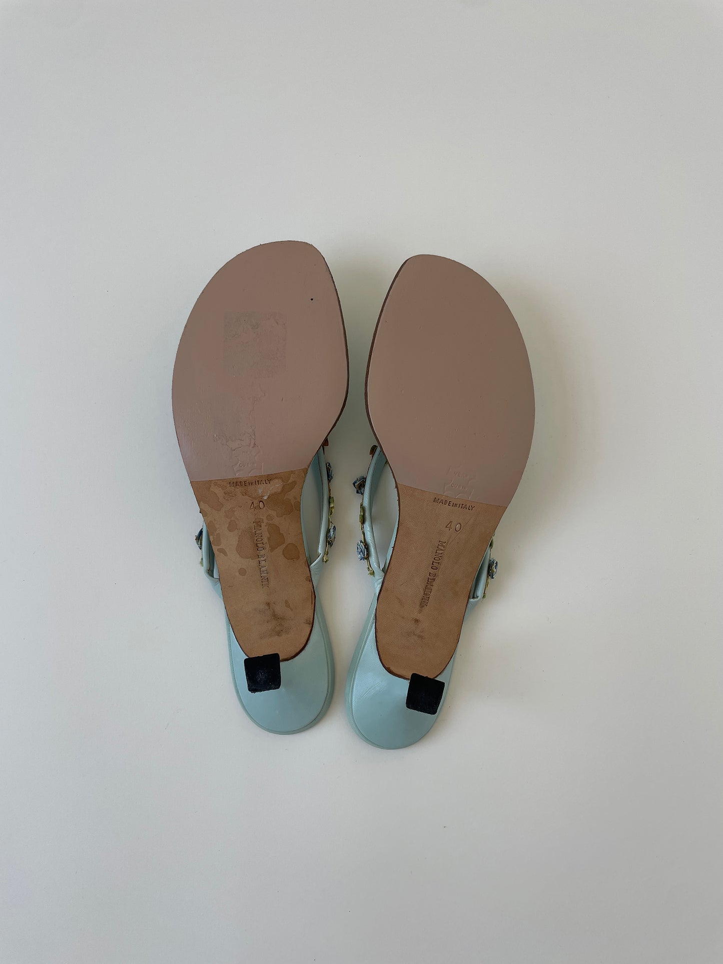 Manolo Blahnik 2000s baby blue floral thong kitten heels (EU 40 / US 9.5)