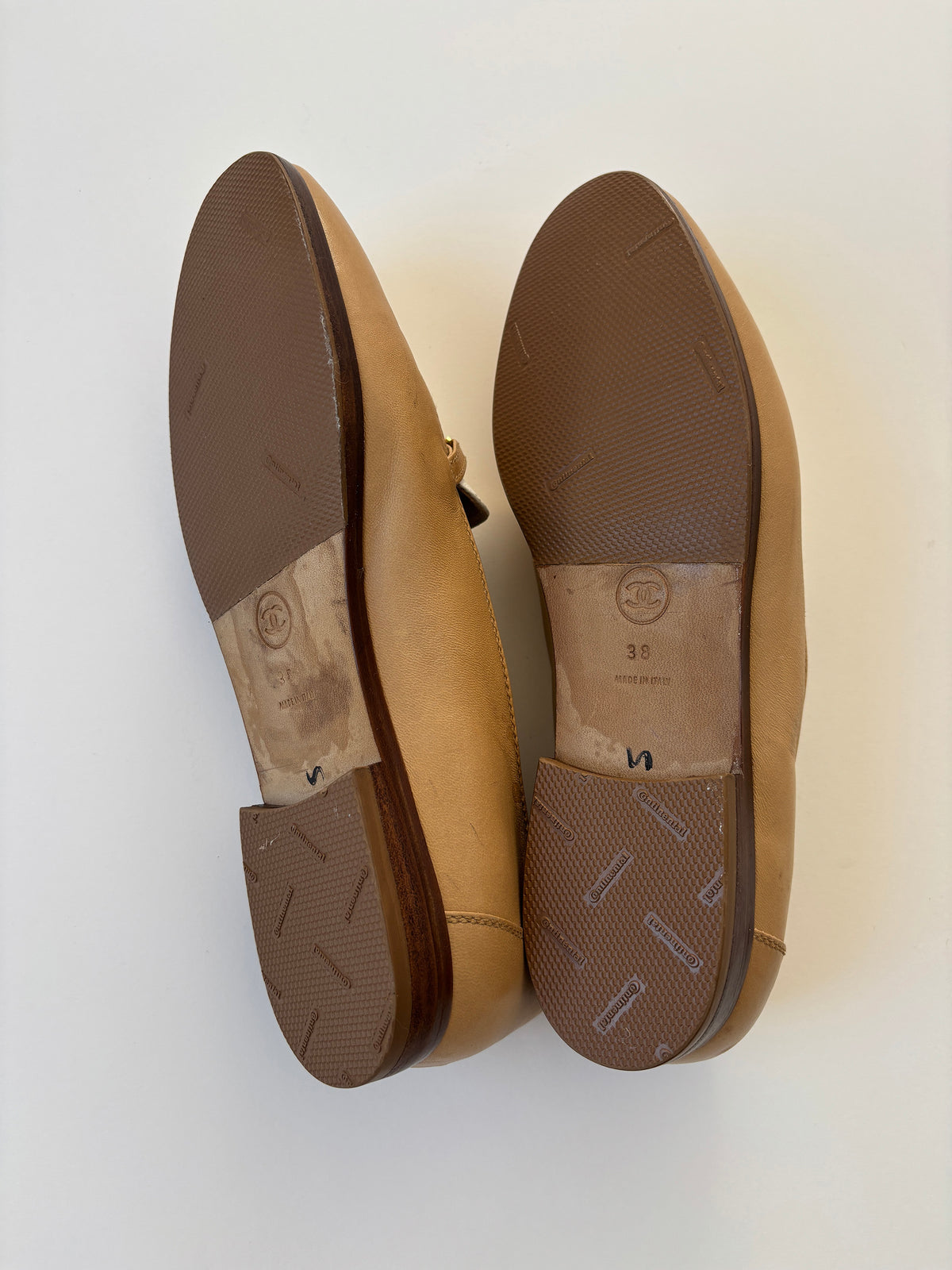 Chanel 1990s by Karl Lagerfeld beige CC logo loafer (EU 38 / US 7.5)
