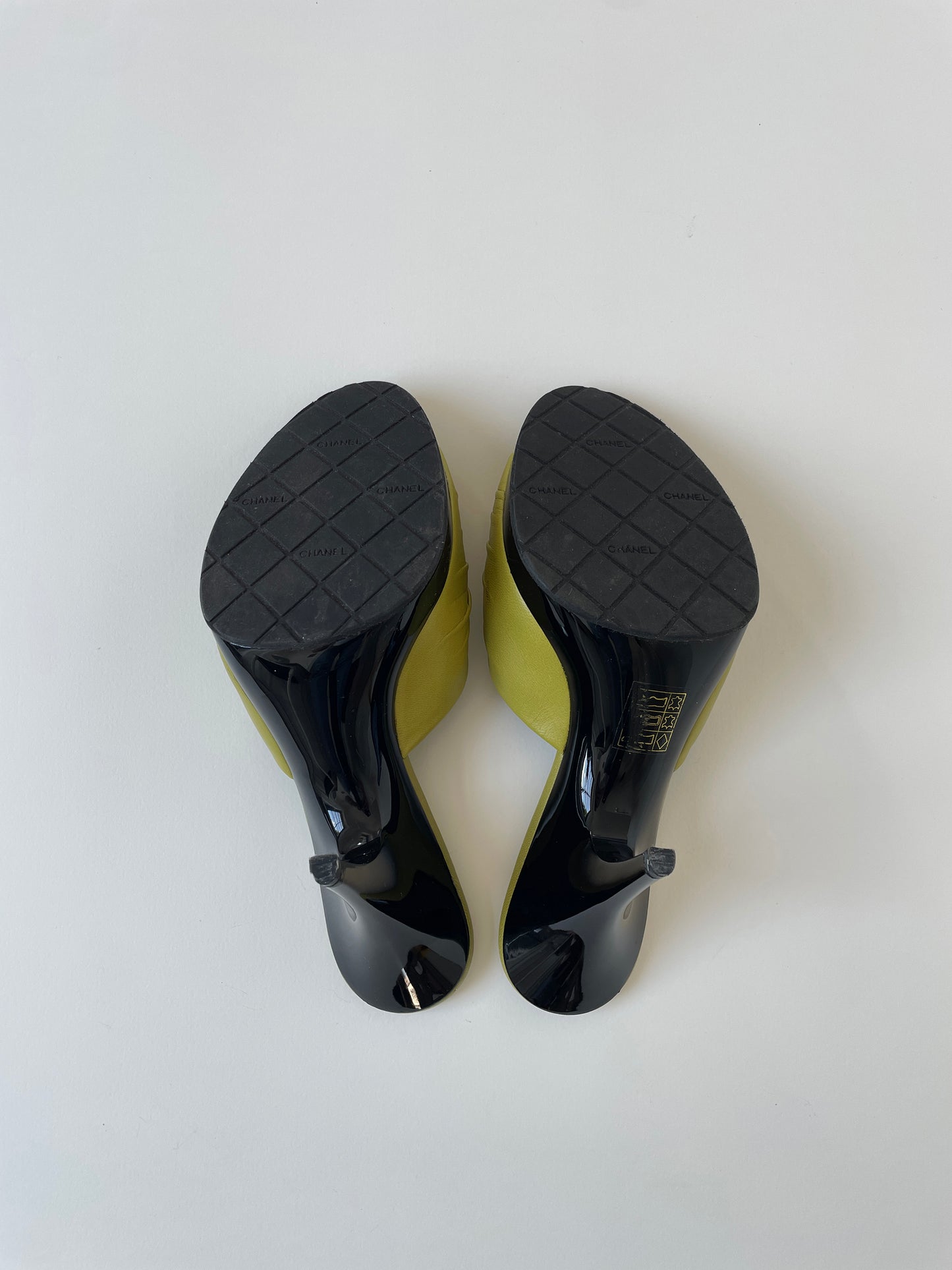Chanel 2000s by Karl Lagerfeld lime green ruffle heels (EU 37,5 / US 7)