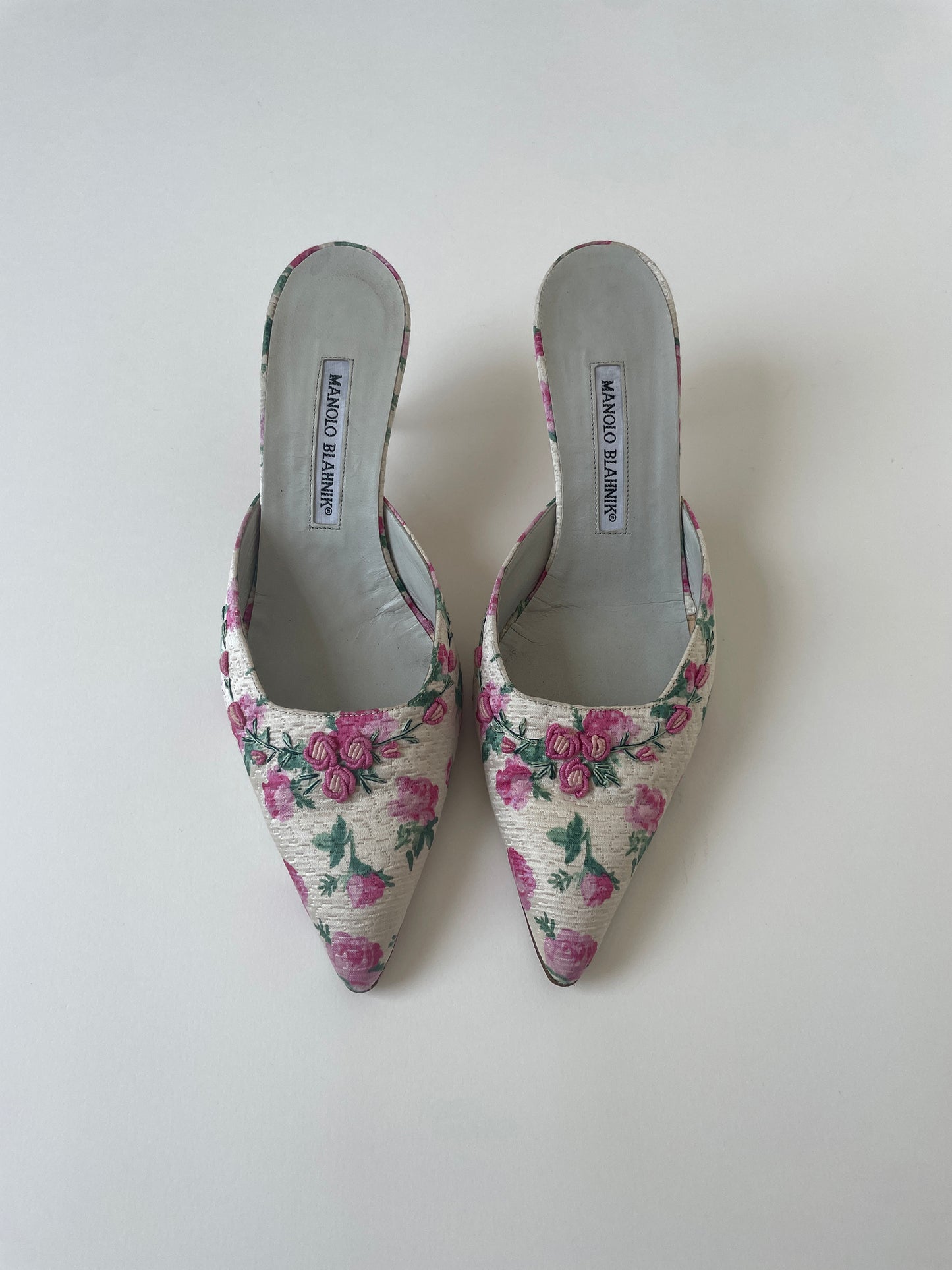 Vintage Manolo Blahnik 2000s white and pink silk roses kitten heel mules