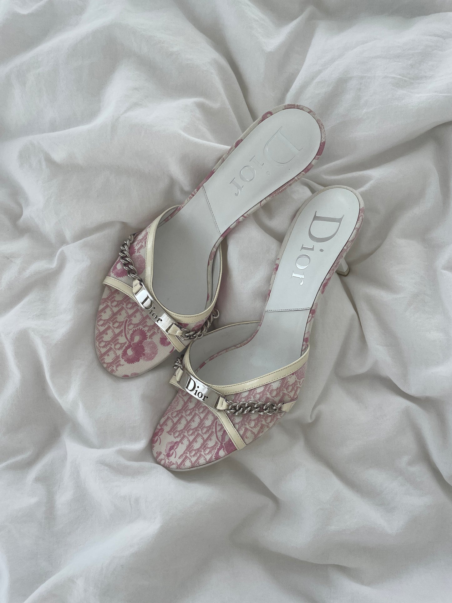Vintage Christian Dior S/S 2003 by John Galliano white and pink cherry blossom sandal heels with cute logo chain details.