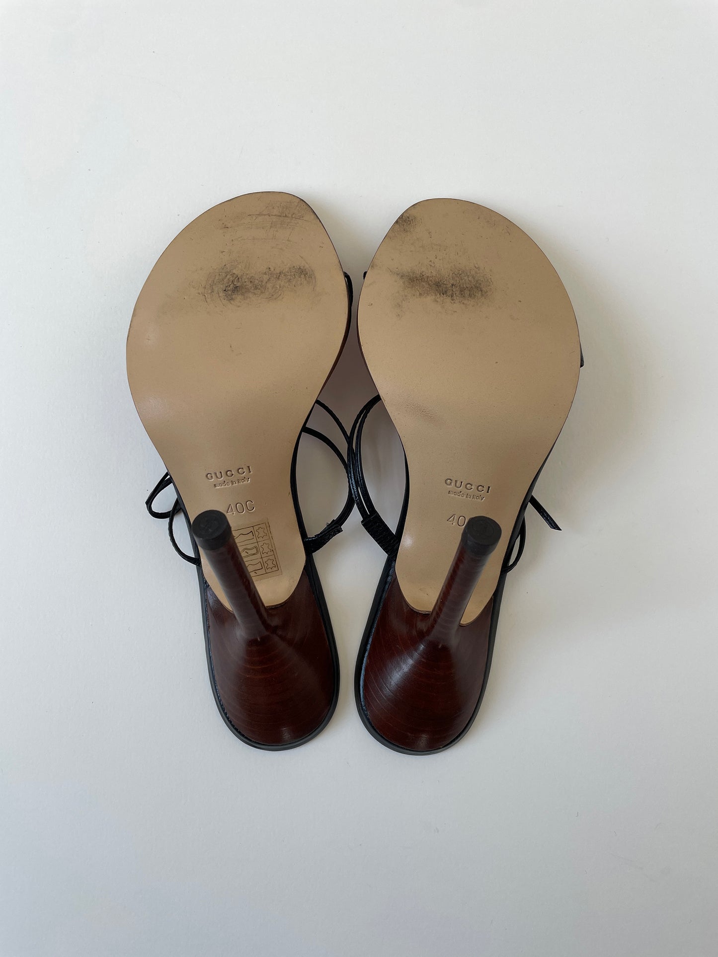 Gucci by Tom Ford 1990s iconic skinny black bow sandal heels UNWORN (EU 40 / US 9.5)