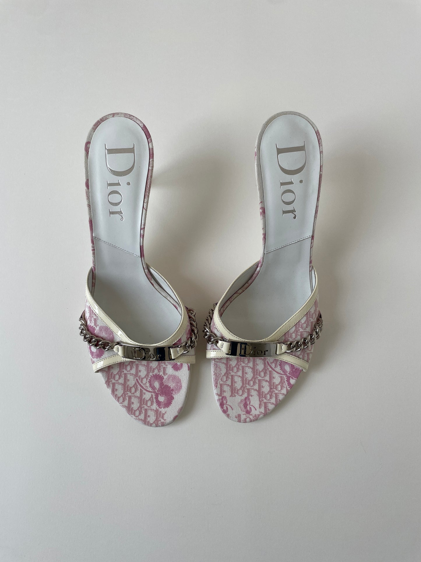 Vintage Christian Dior S/S 2003 by John Galliano white and pink cherry blossom sandal heels with cute logo chain details.