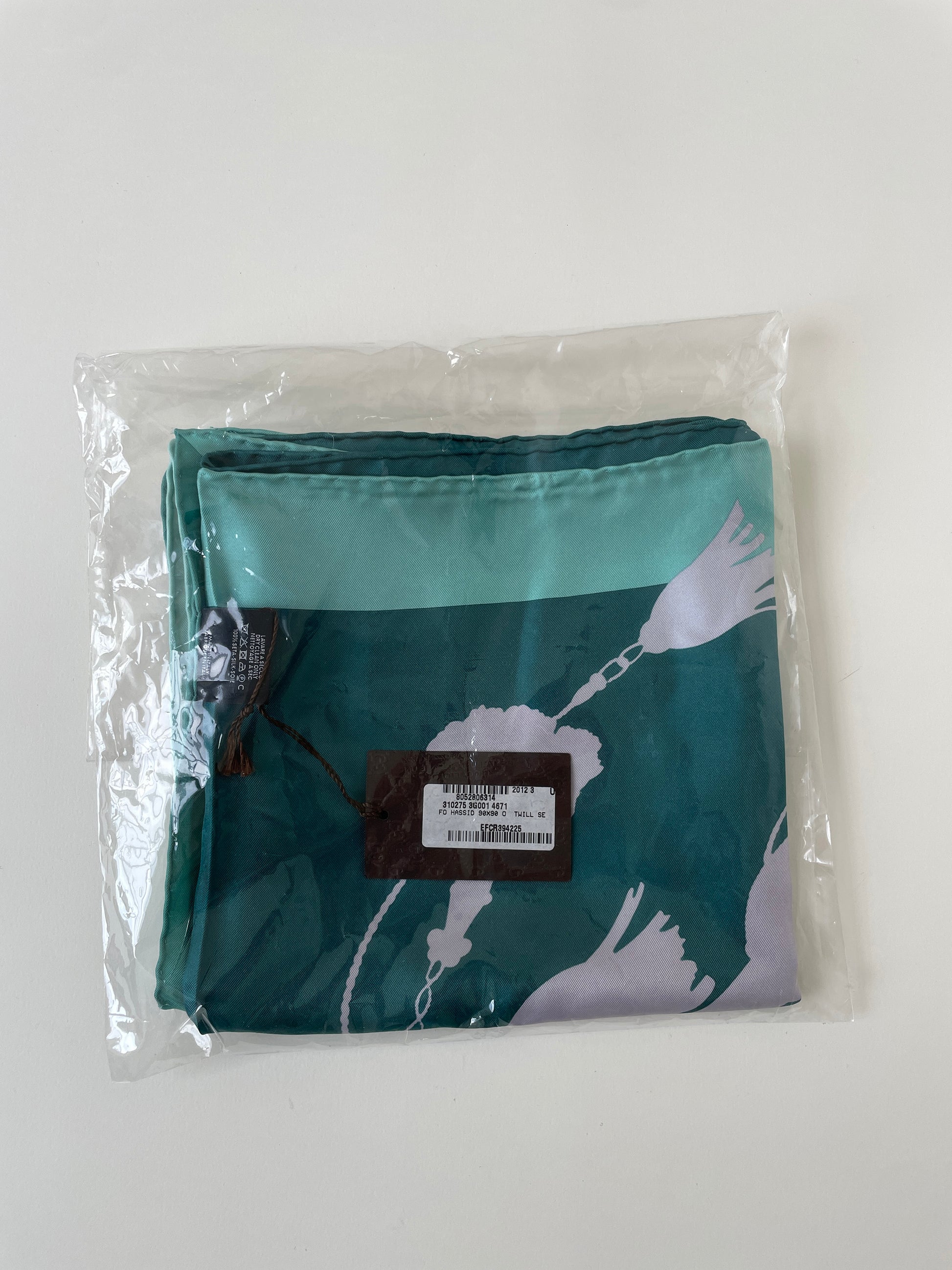 Vintage Gucci 2000s big sea blue purple silk scarf with tassle print in UNWORN condition