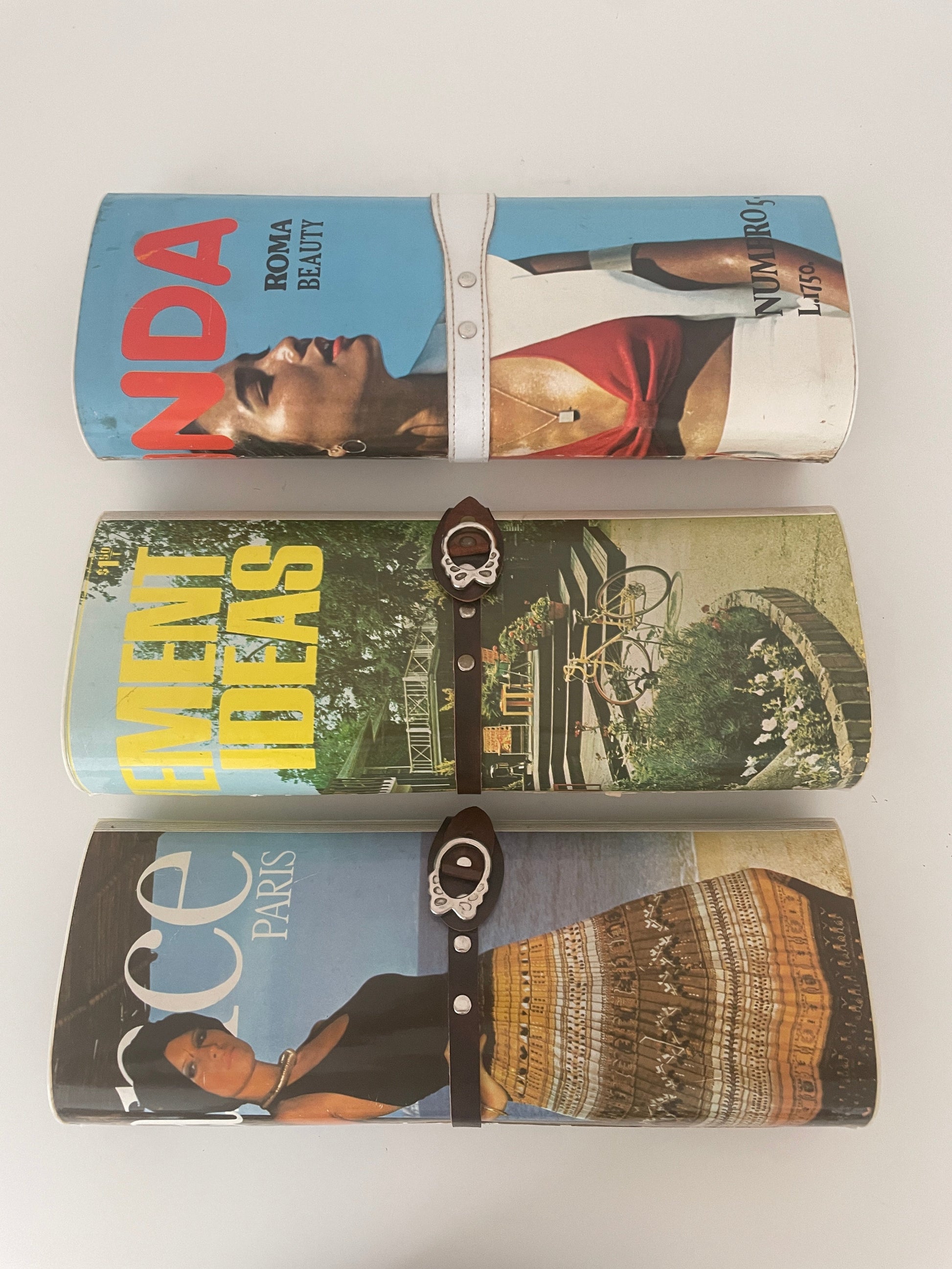 Vintage 70s magazine clutch