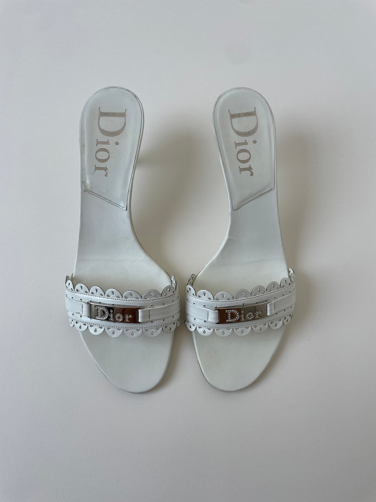 Christian Dior by John Galliano 2000s white bridal eyelet kitten heels (EU 39 / US 8.5)