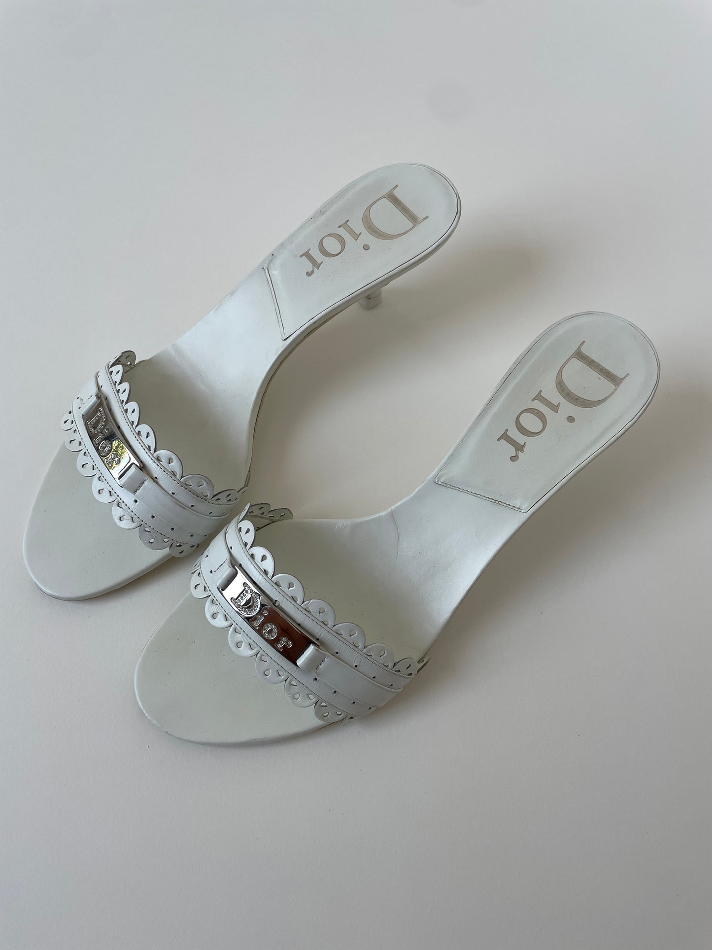 Christian Dior by John Galliano 2000s white bridal eyelet kitten heels (EU 39 / US 8.5)