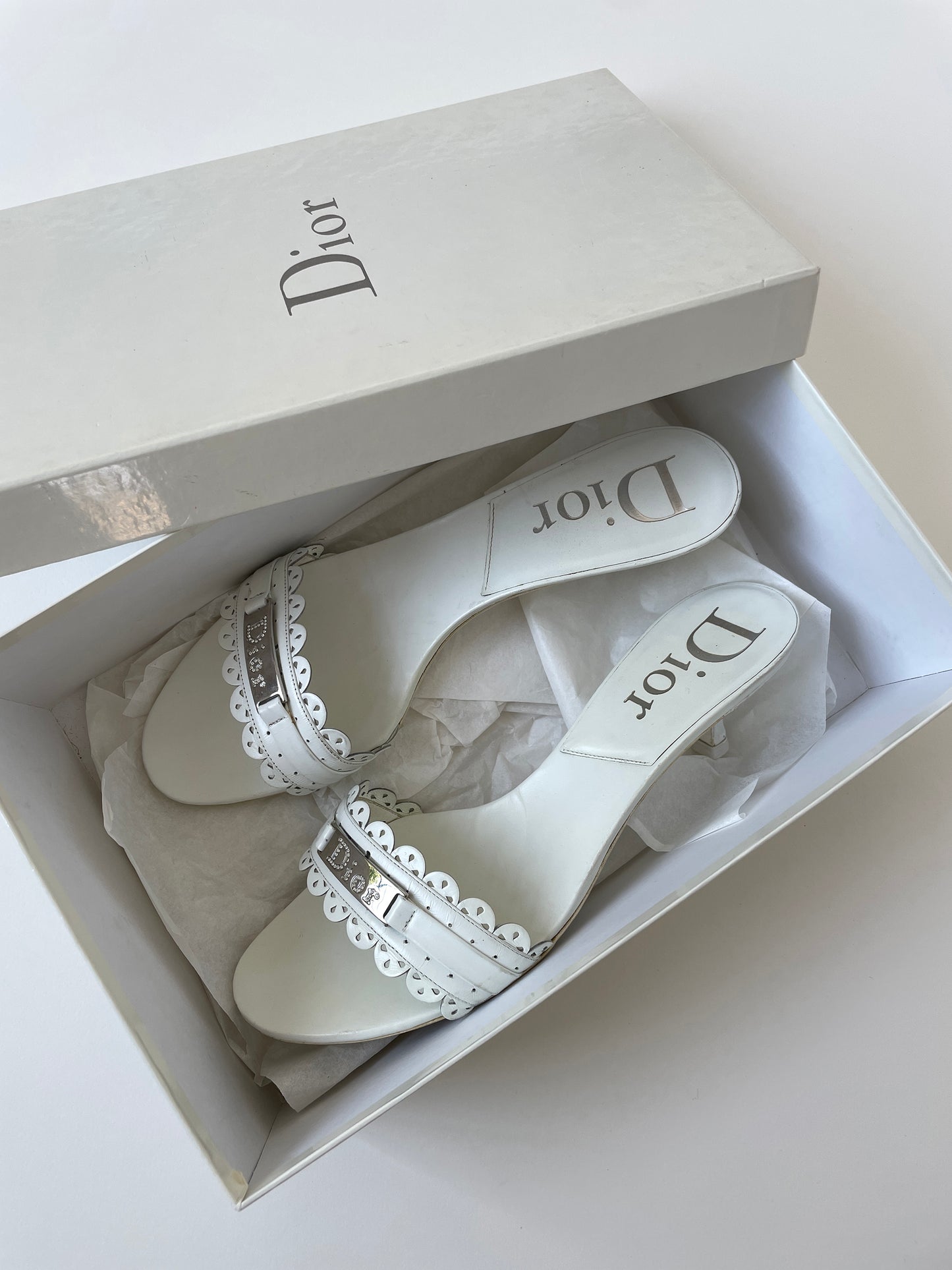 Christian Dior by John Galliano 2000s white bridal eyelet kitten heels (EU 39 / US 8.5)