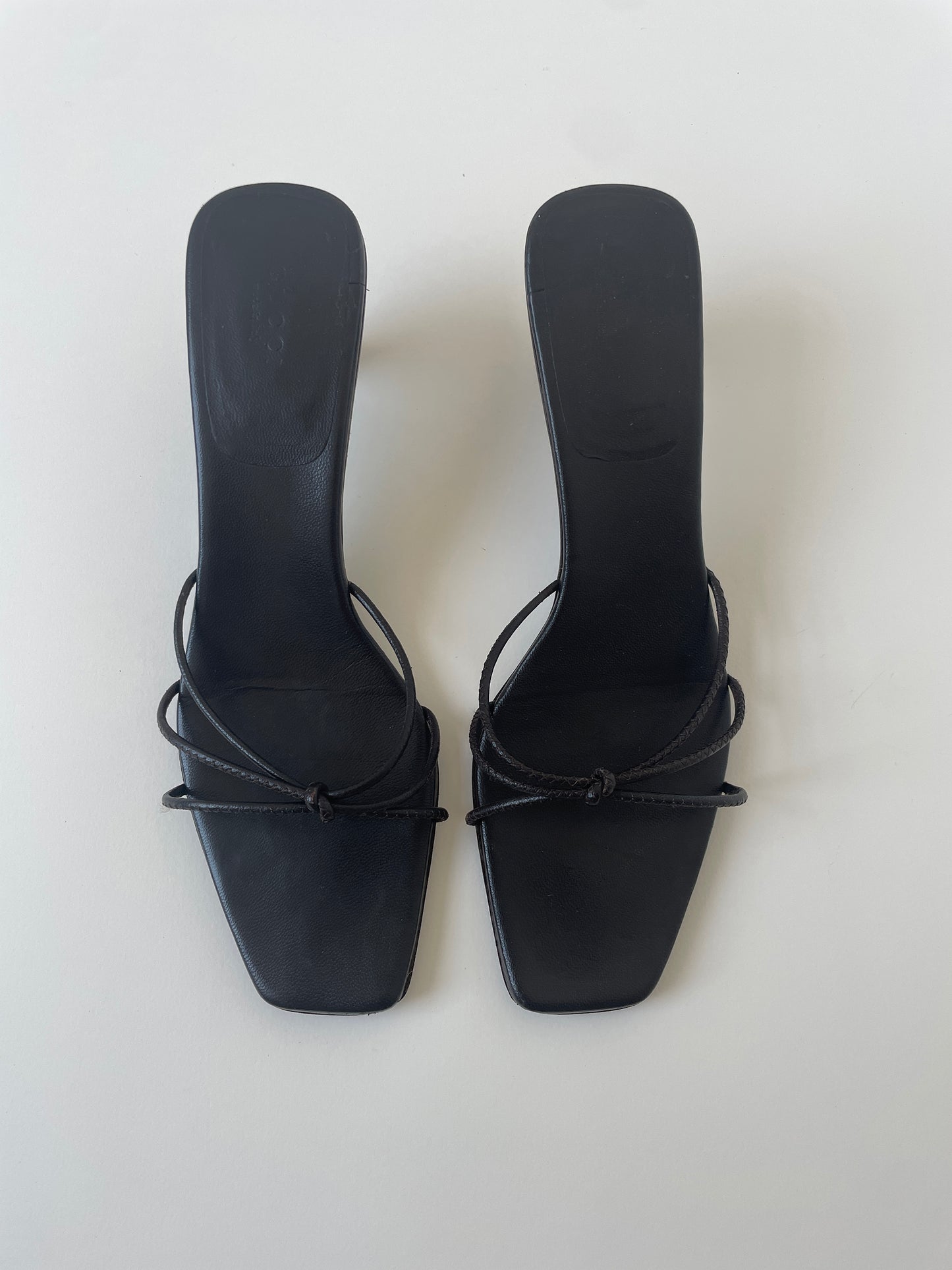 Vintage Gucci by Tom Ford iconic S/S 2002 dark brown bamboo kitten heels