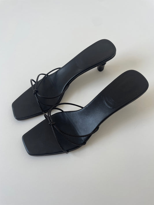 Vintage Gucci by Tom Ford iconic S/S 2002 dark brown bamboo kitten heels