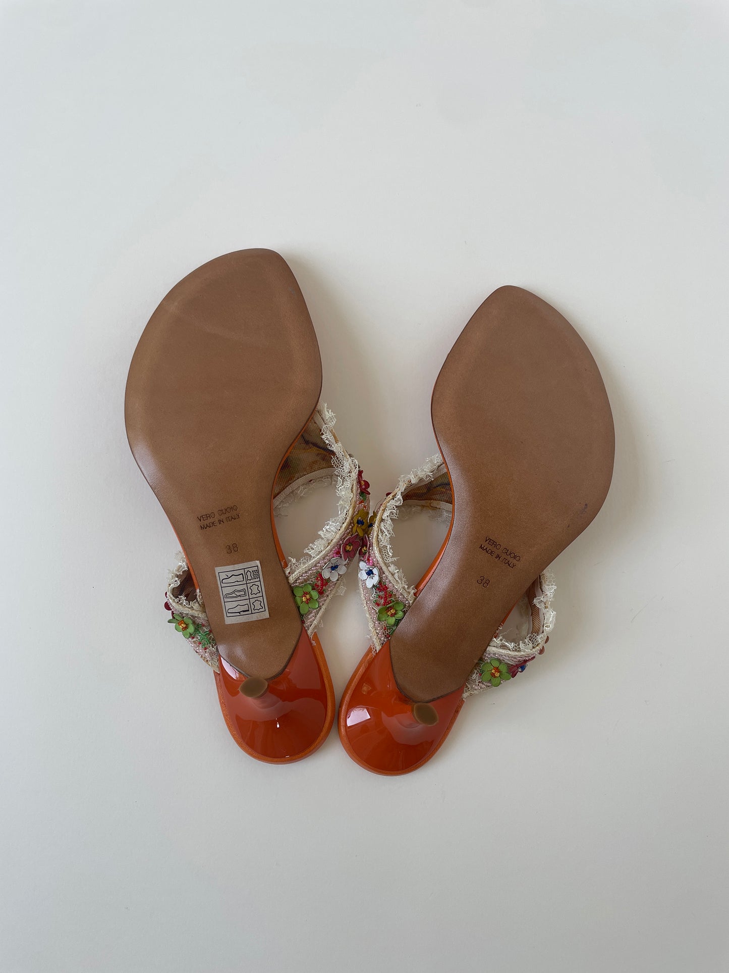 Rene Caovilla 2000s orange lace floral thong kitten heels UNWORN (EU 38 / US 7.5)