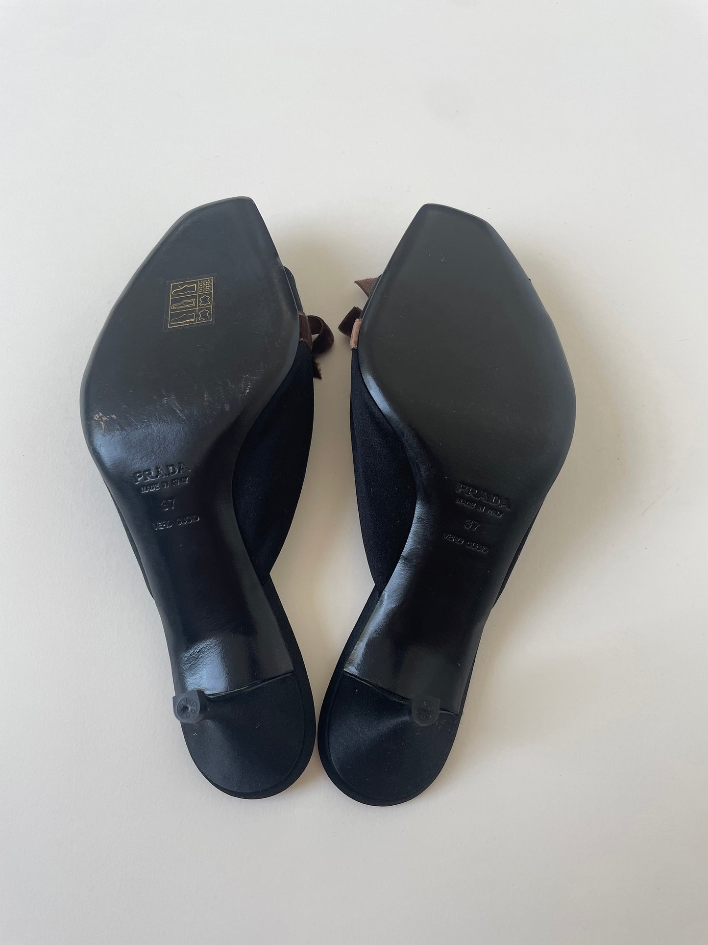 Prada 1990s black silk bow kitten heels (EU 37 / US 6.5)