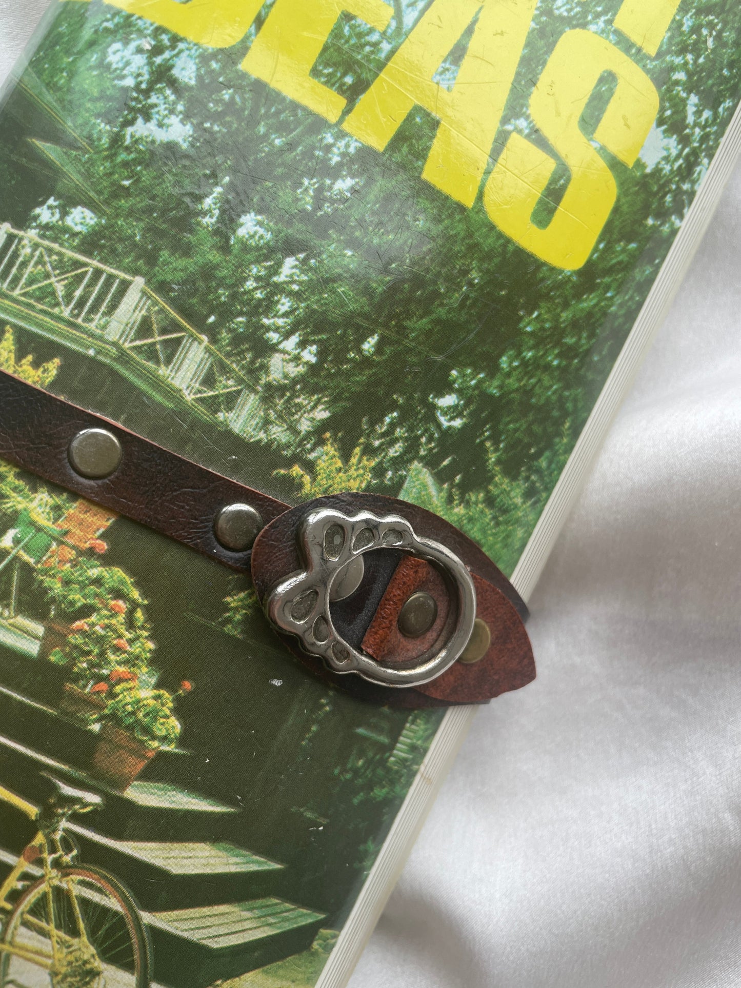 Vintage 70s magazine clutch "IMPROVED IDEAS"