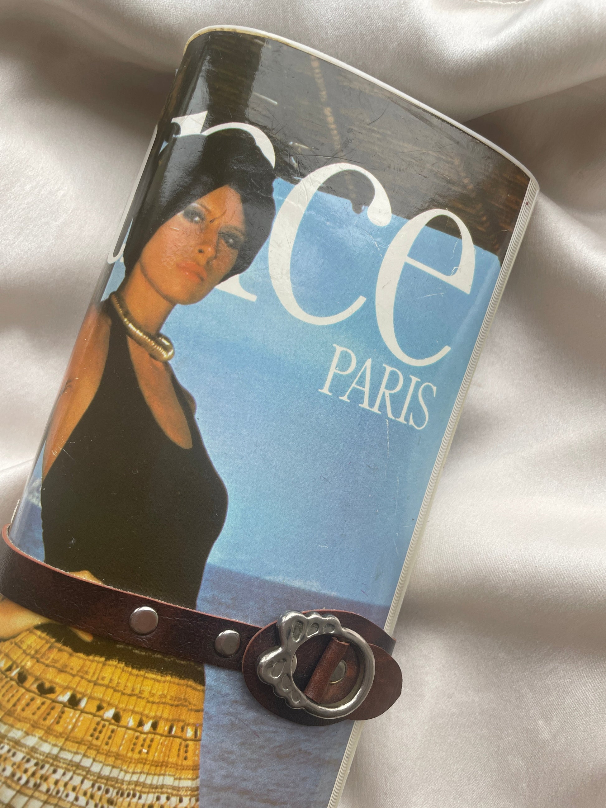 Vintage 70s magazine clutch "ELEGANCE"