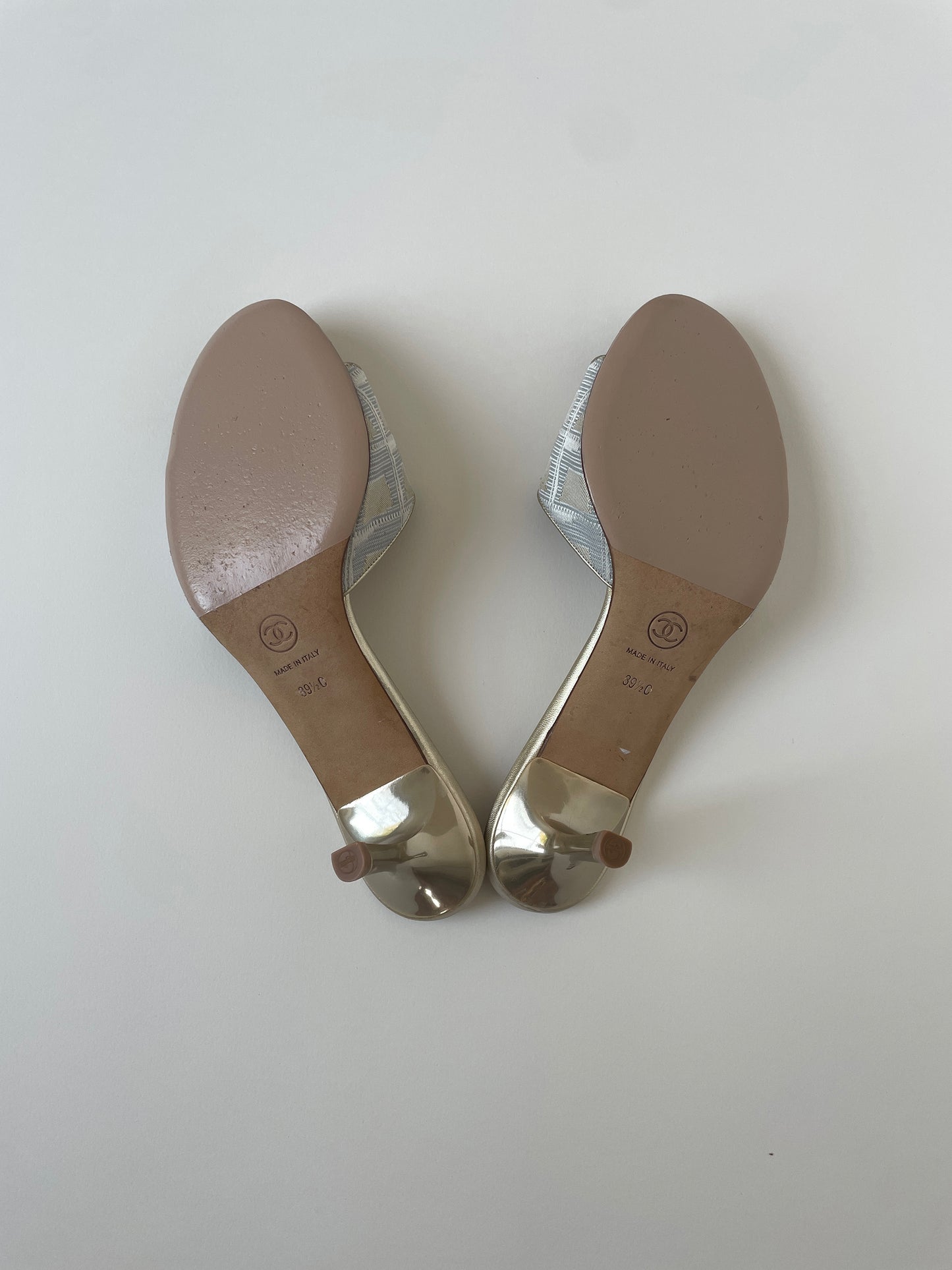 Chanel 2000s by Karl Lagerfeld golden travel CC kitten heels (EU 39,5 / US 9)