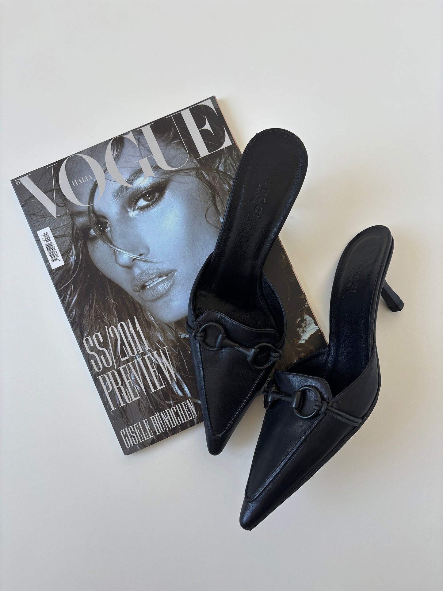 Vintage Gucci by Tom Ford 1990s iconic black minimalistic horsebit kitten heel mules