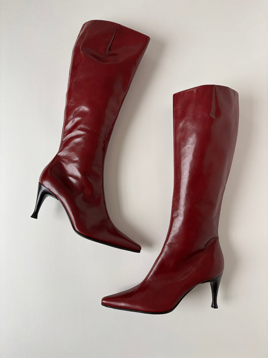 Vintage Sergio Rossi 2000s italian luxuryred boots with midi heel.