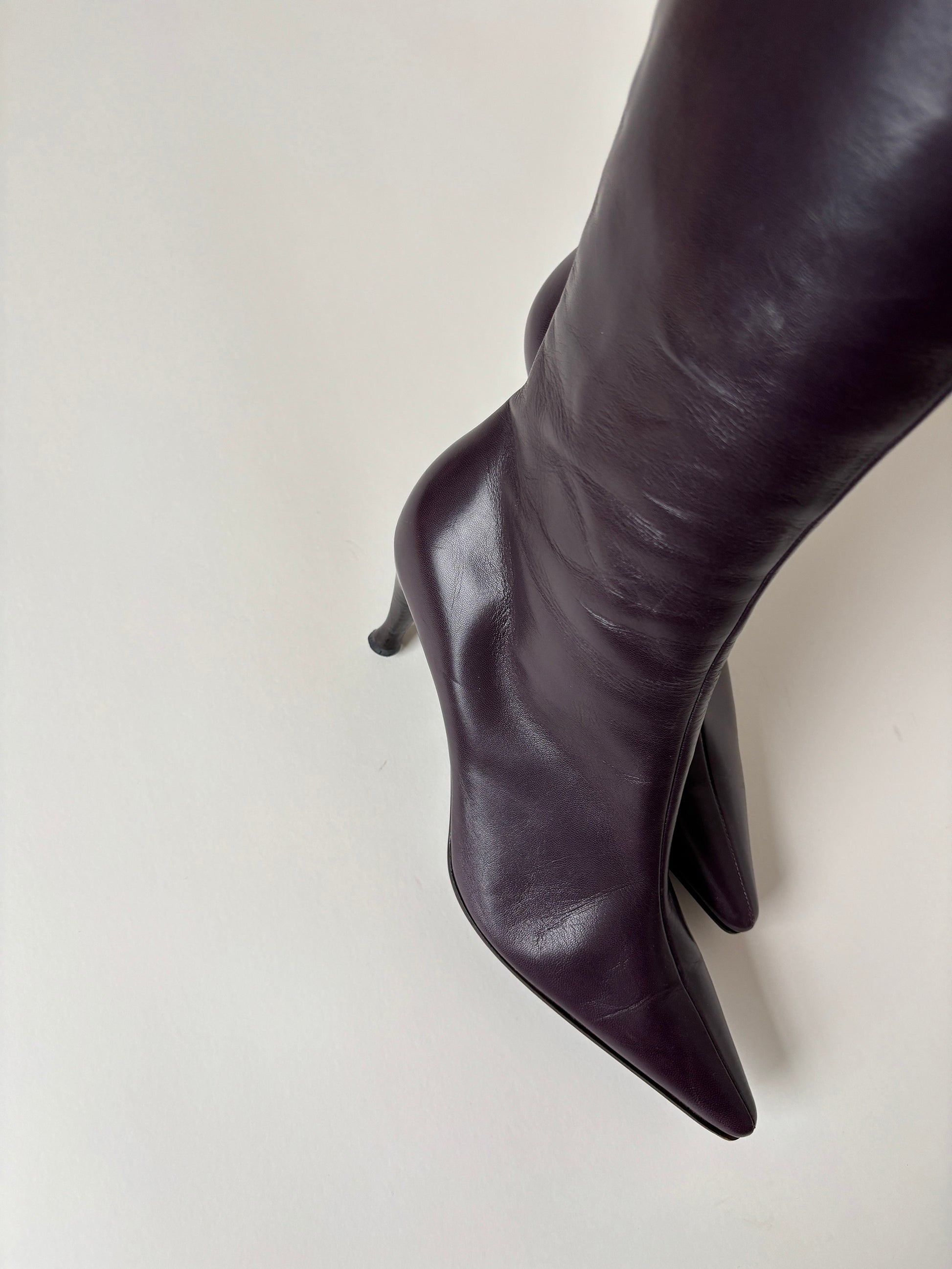 Vintage Sergio Rossi 2000s italian luxuryred boots with midi heel.