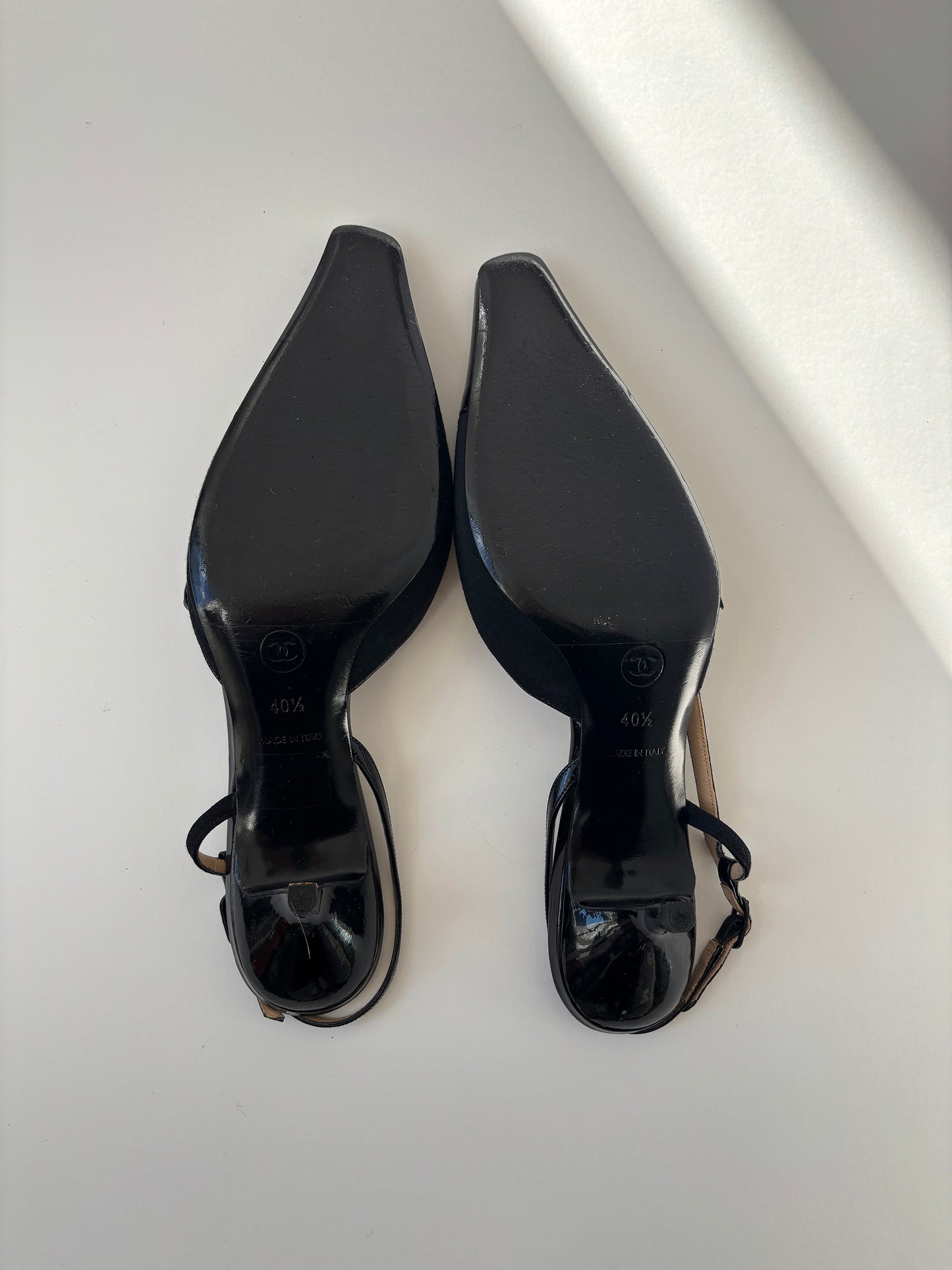 Chanel by Karl Lagerfeld 2000s black bow sling back kitten heels (EU 40,5 / US 10)