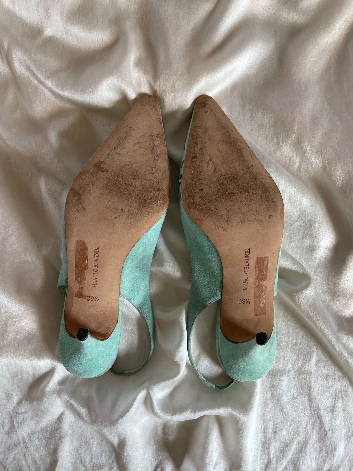 Manolo Blahnik turquoise eyelet sling pumps (EU 39,5 / US 8,5)