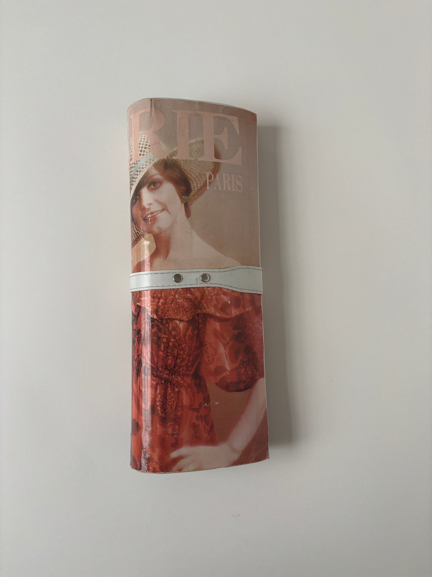 Vintage 70s magazine clutch "CHERIE"