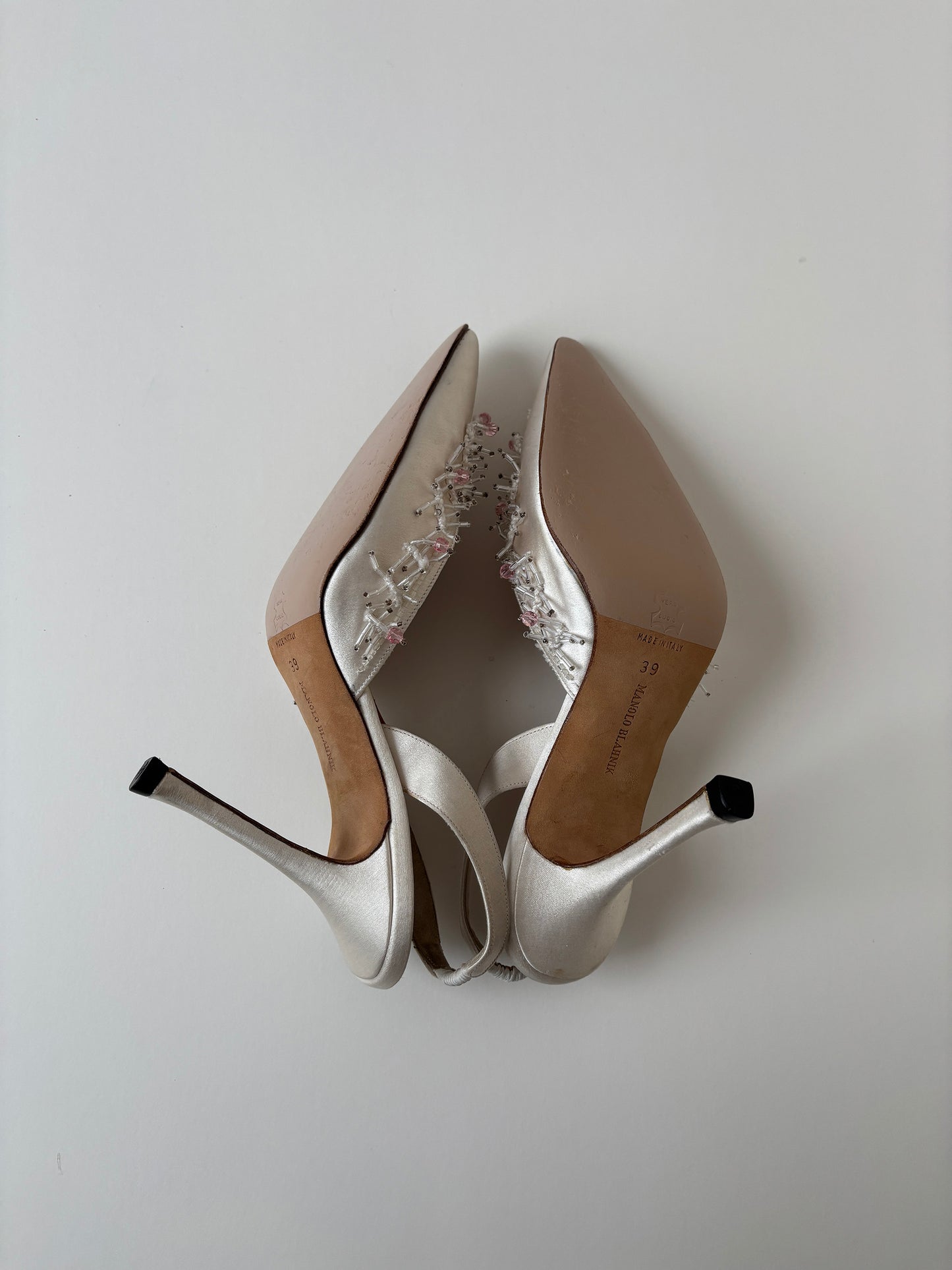 Manolo Blahnik 2000s white silk pink beaded sling back heels (EU 39 / US 9)