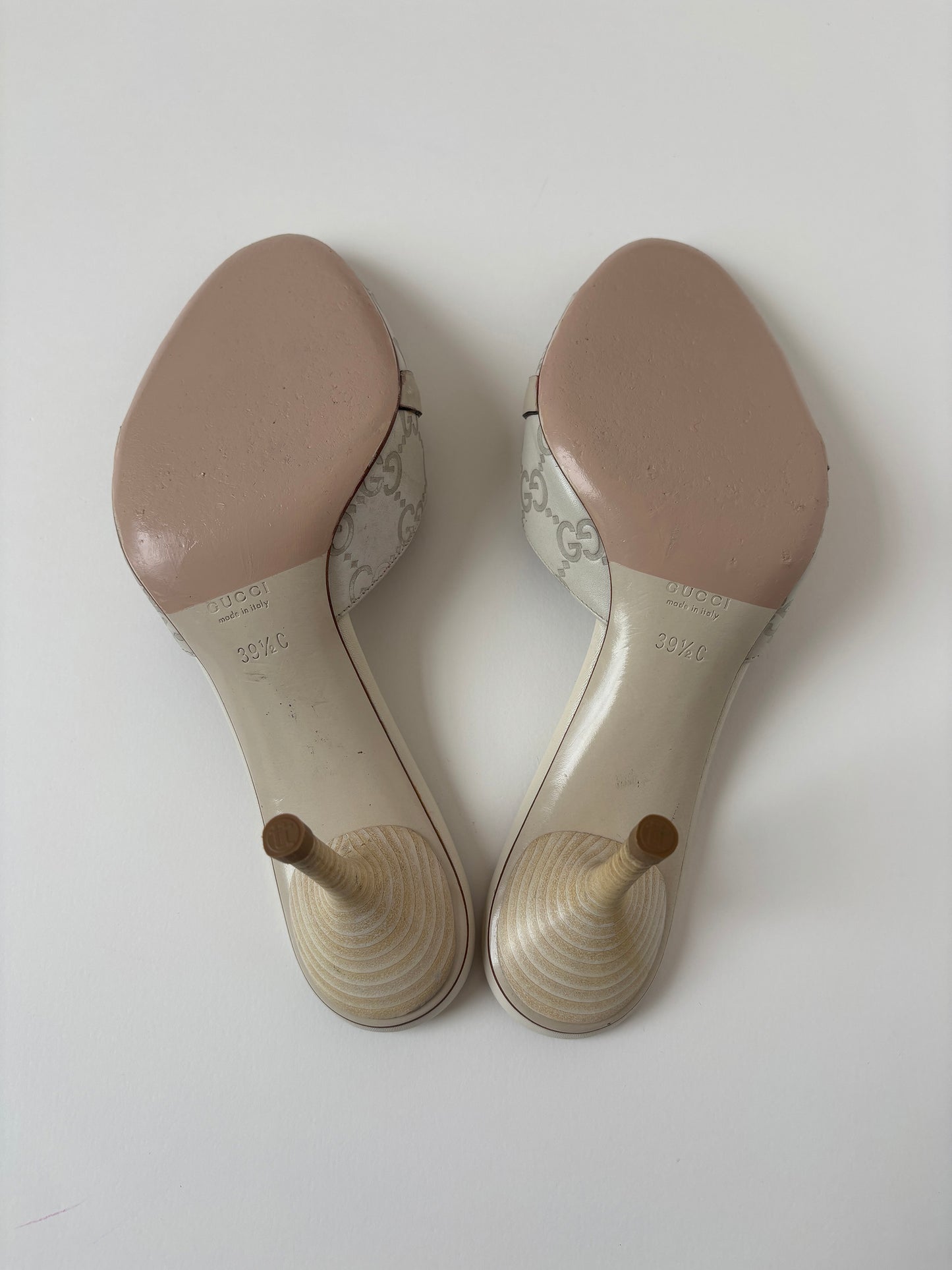 Gucci by Tom Ford 2000s cream white monogram horsebit sandals (EU 39,5 / US 9)