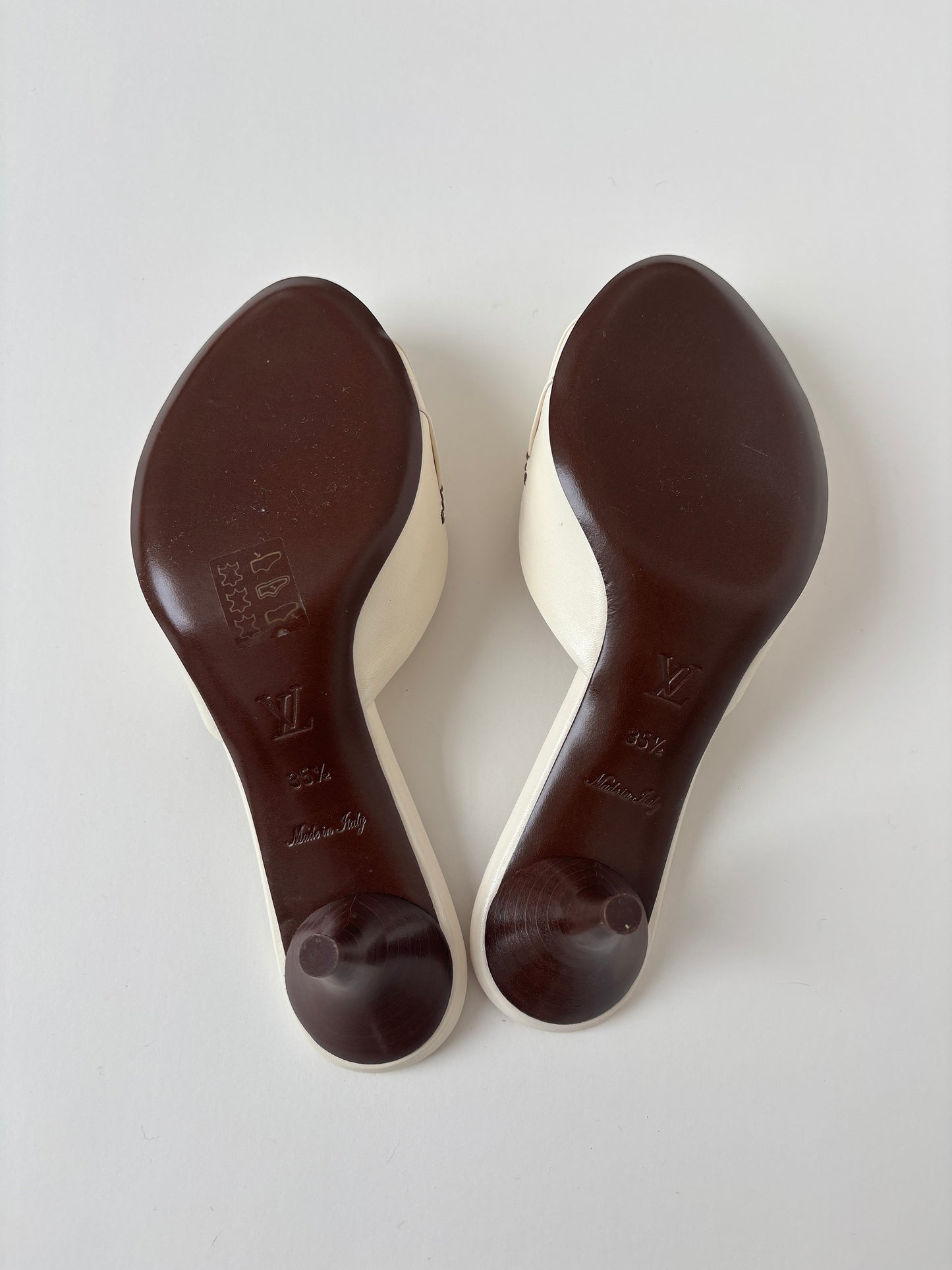 Louis Vuitton by Marc Jacobs cream white kitten heels UNWORN (EU 35,5 / US 5)