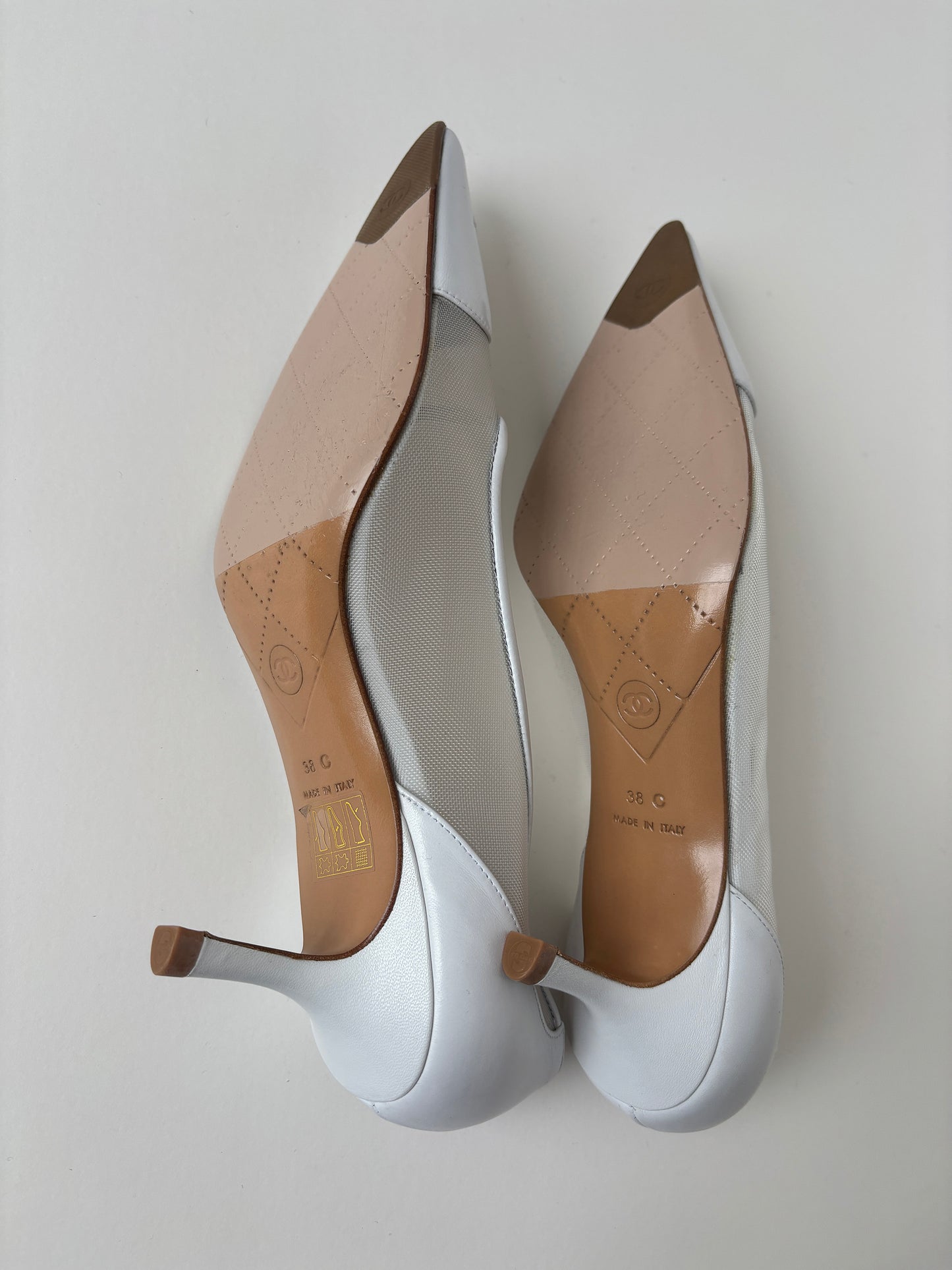 Chanel iconic CC mesh kitten heels white (EU 38 / US 7,5)