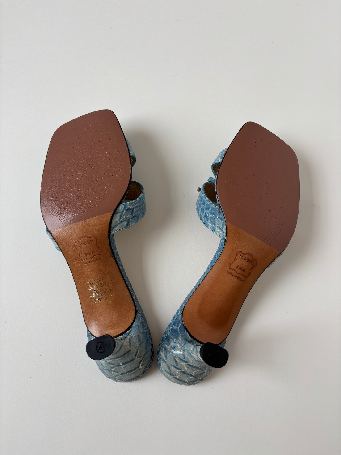 Stuart Weitzman 1990s blue python bow kitten heels (EU 37/ US 6.5)