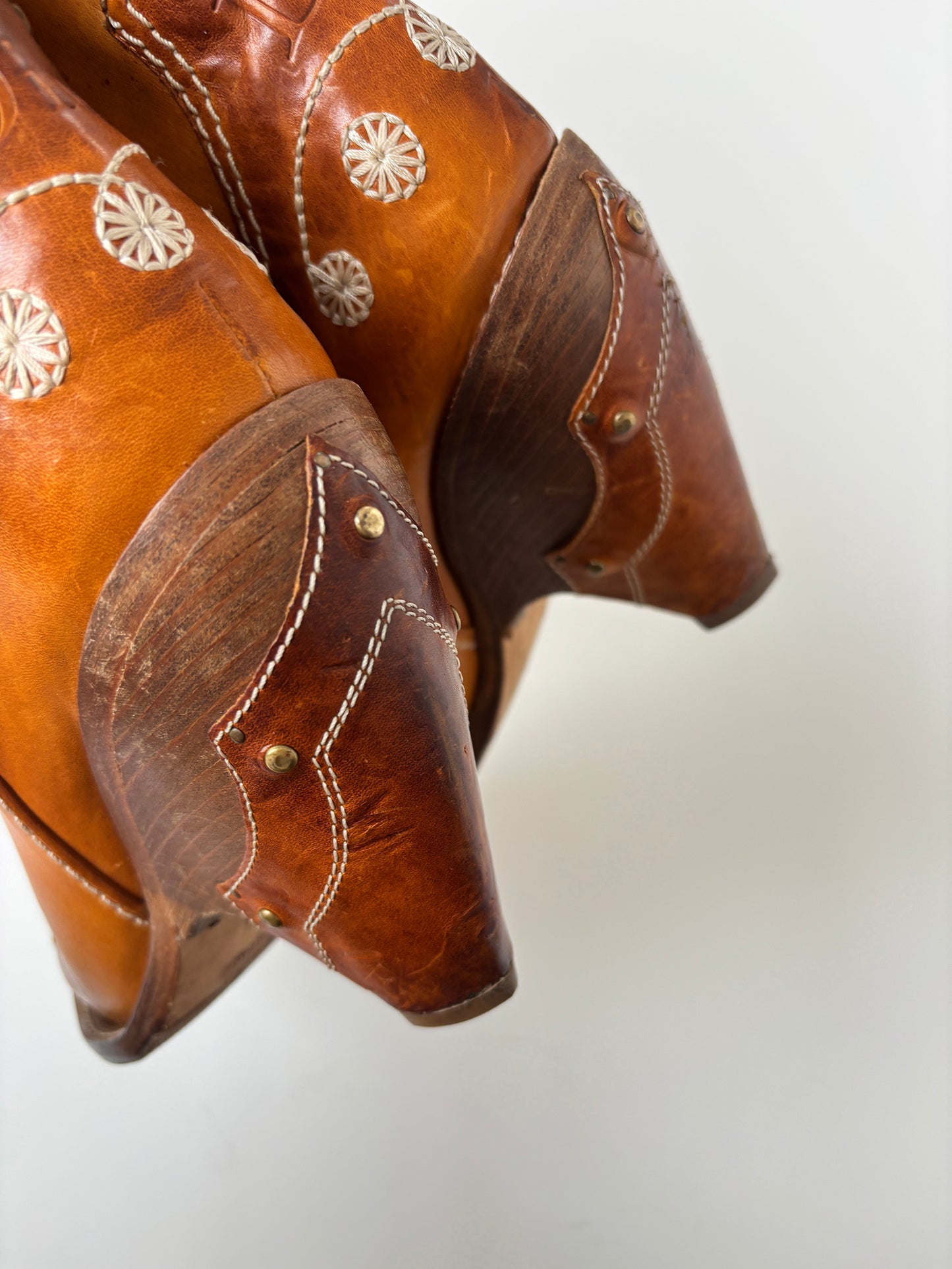 Christian Dior by John Galliano 2000s tan embroidered gaucho western boots (EU 38,5 / US 8)