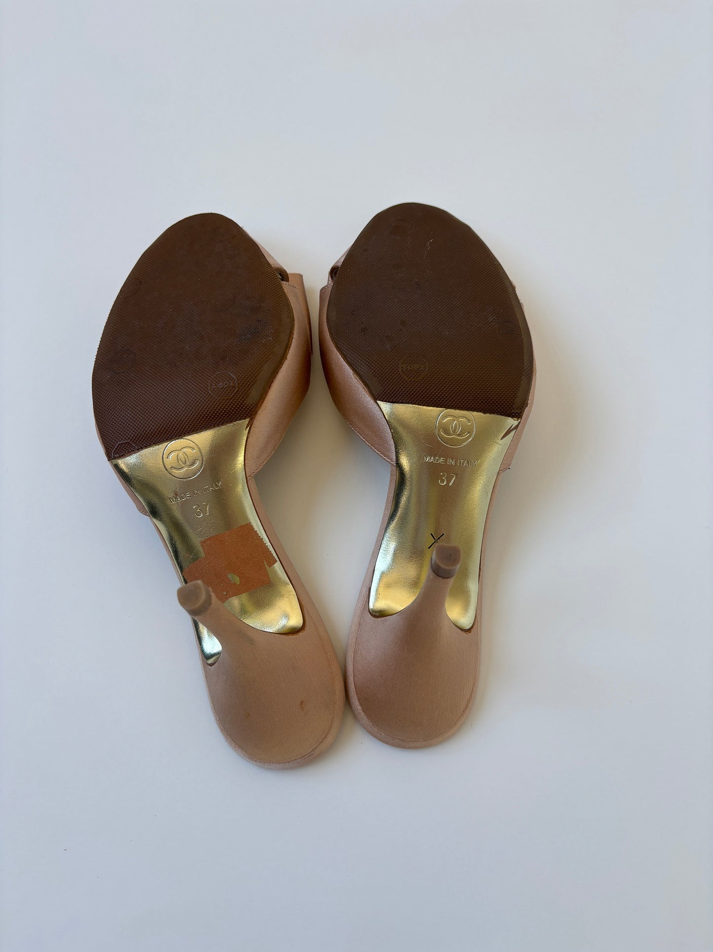 Chanel 1990s by Karl Lagerfeld CC pach satin rhinestone heels (EU 37 / US 6.5)