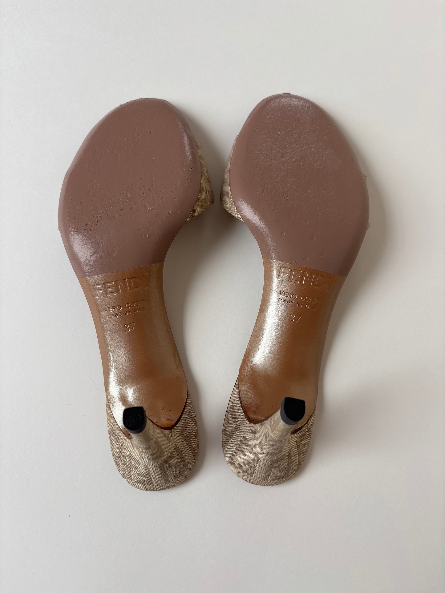 Fendi 2000s beige monogram kitten heels (EU 37 / US 6.5)