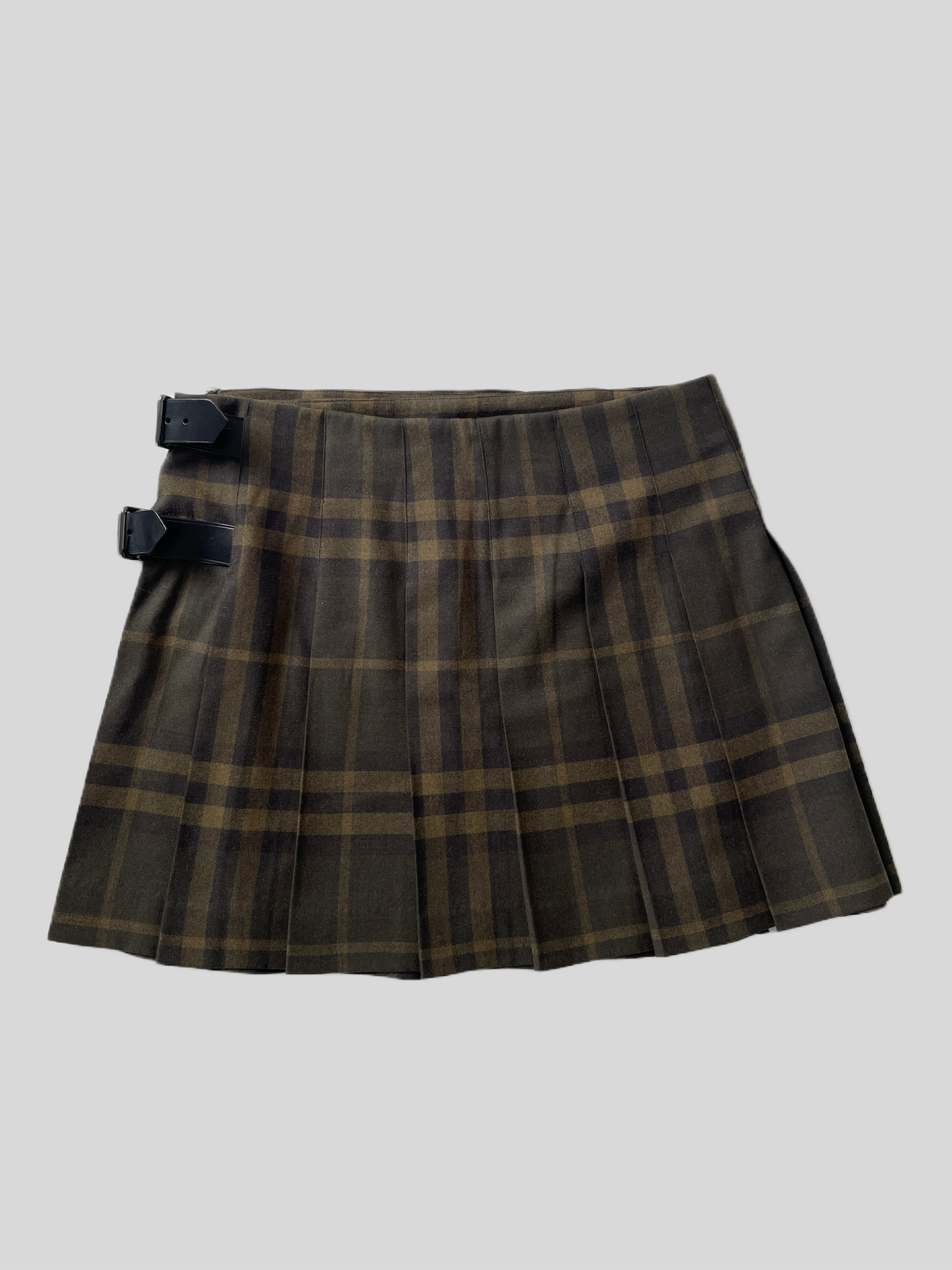 Vintage Burberry Brit olive color wool mini skirt with iconic Kilt pattern and black adjustable leather straps