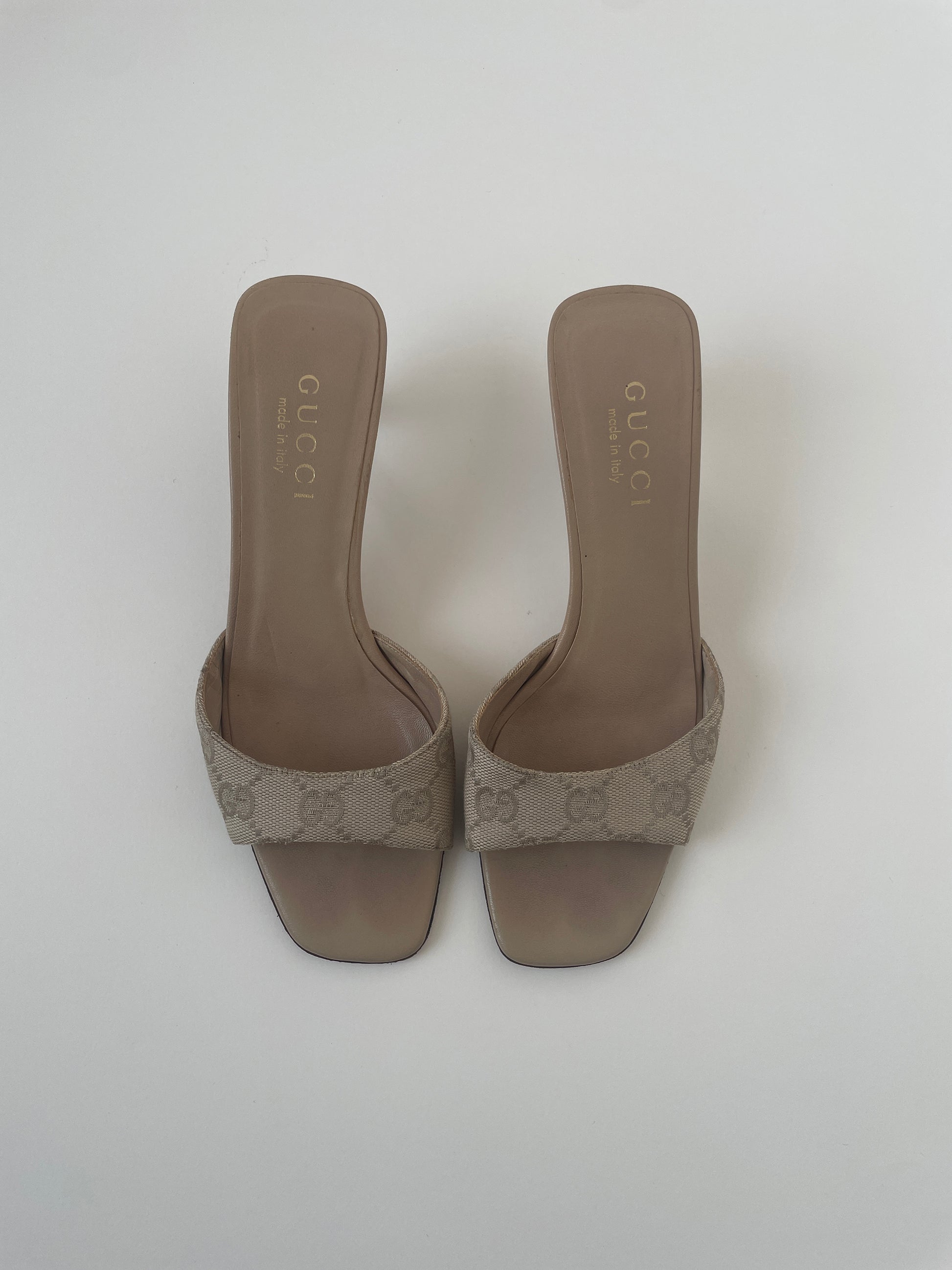 Gucci by Tom Ford nude monogram kitten heels (EU 35,5 / US 5)