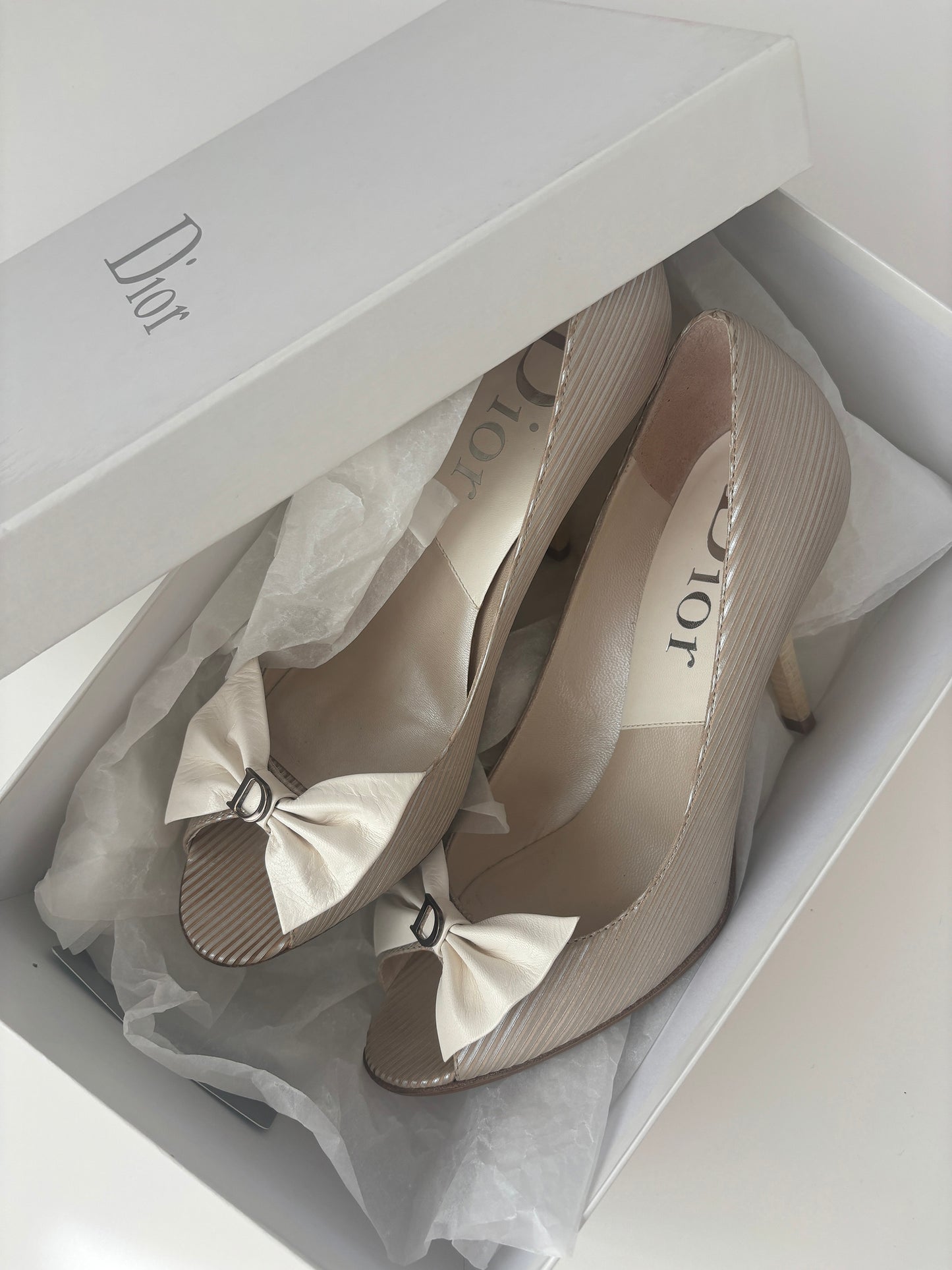 Christian Dior 2000s by John Galliano cream white bow pumps  (EU 37,5 / US 7)