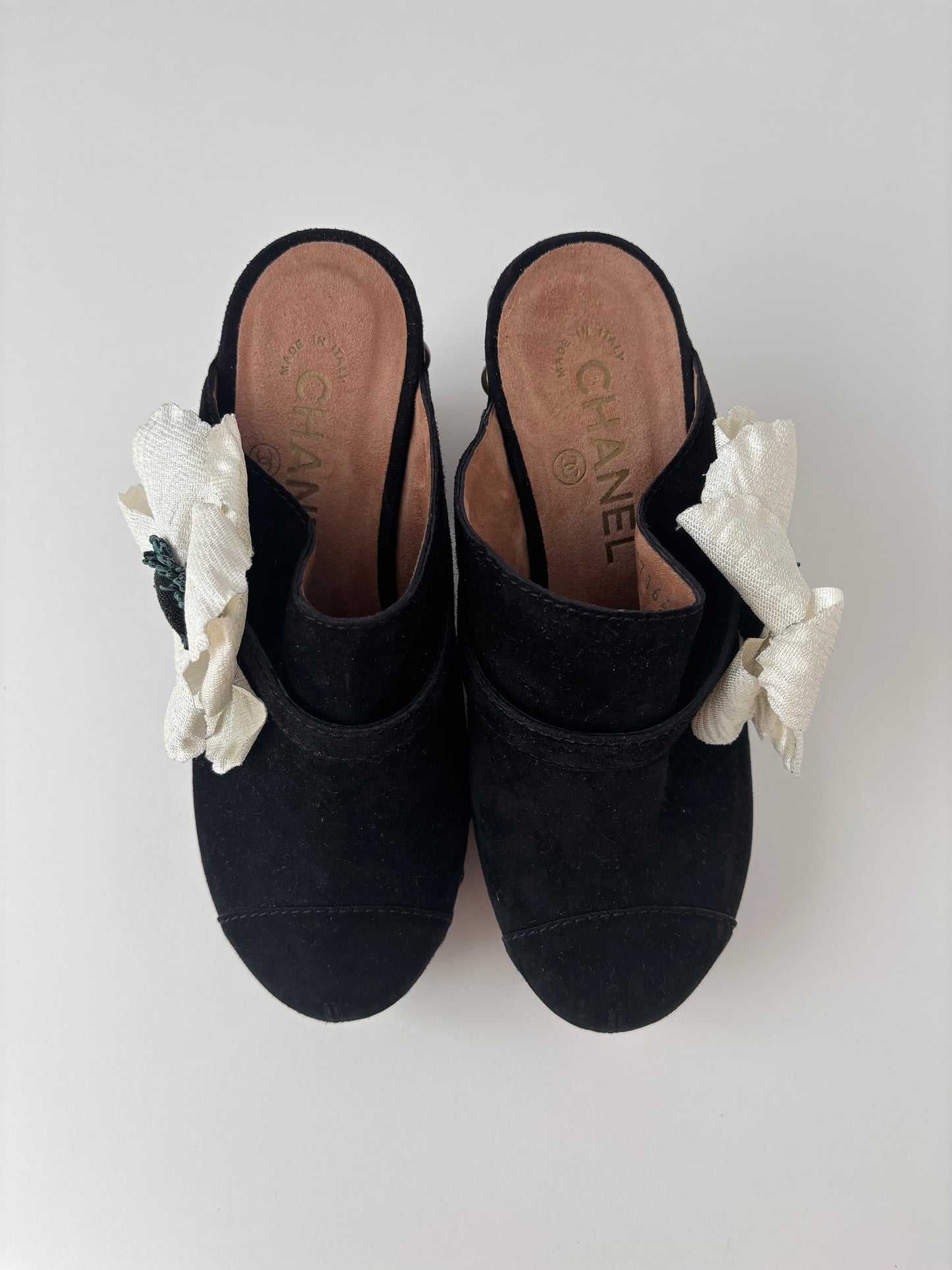 Chanel 2000s by Karl Lagerfeld Camellia flower clogs UNWORN (EU 36,5 / US 6)