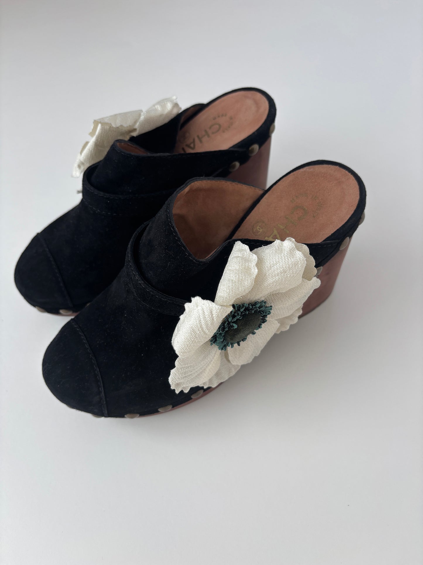 Chanel 2000s by Karl Lagerfeld Camellia flower clogs UNWORN (EU 36,5 / US 6)