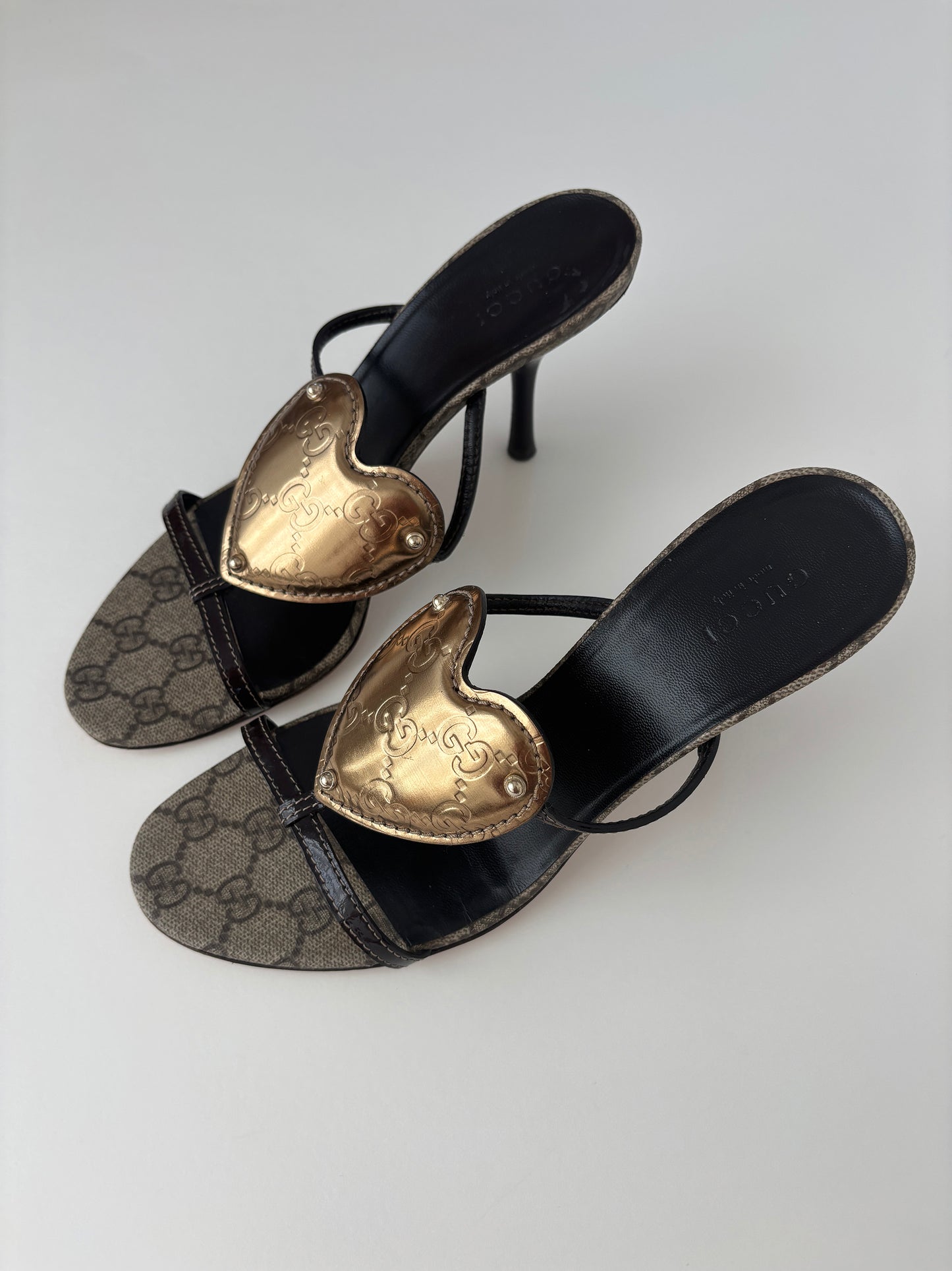 Gucci by Tom Ford 2000s rare brown mongram heart heels (EU 38 / US 7.5)