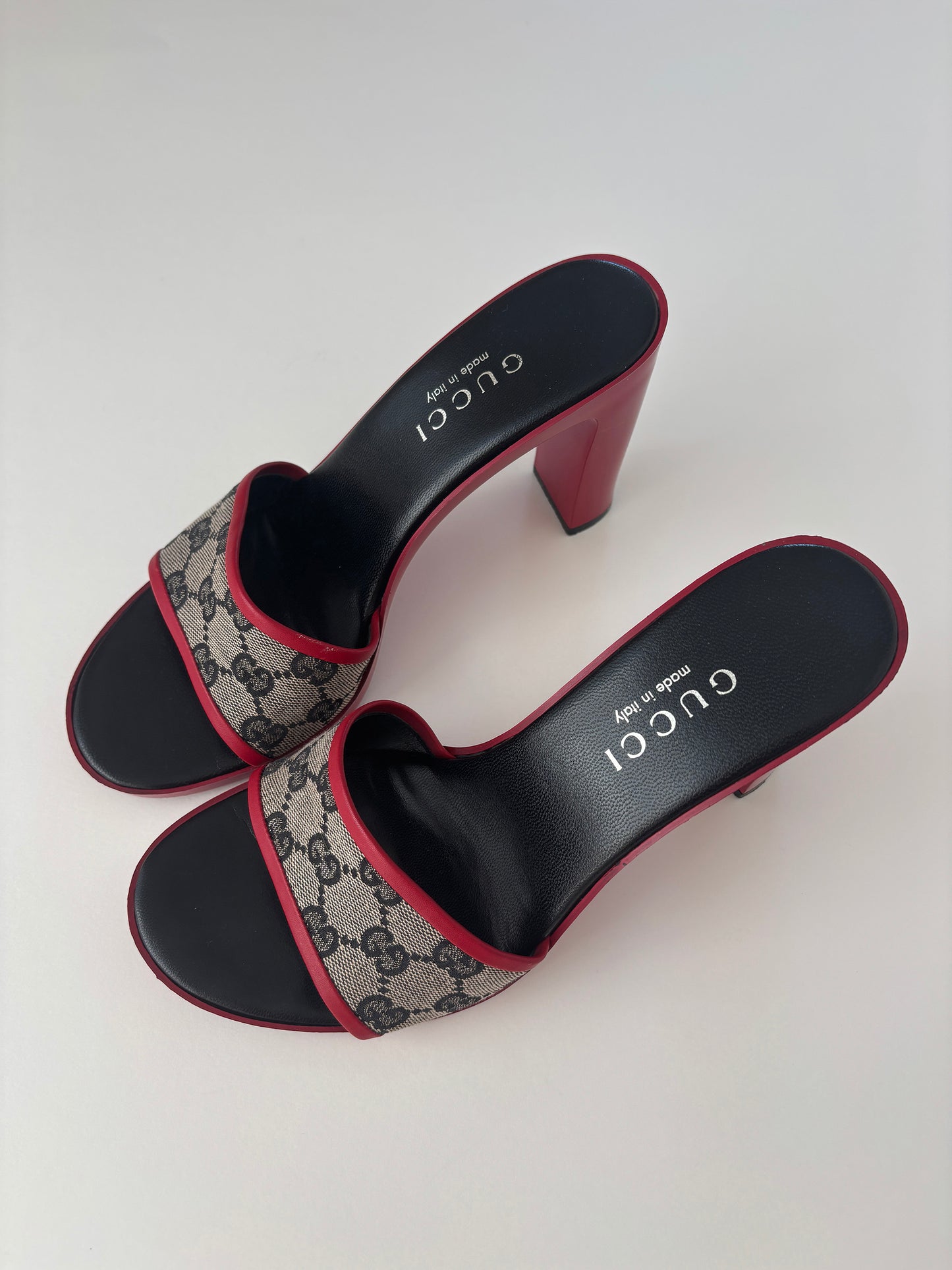 Gucci 2000s by Tom Ford red monogram block heels (EU 38,5 / US 8)