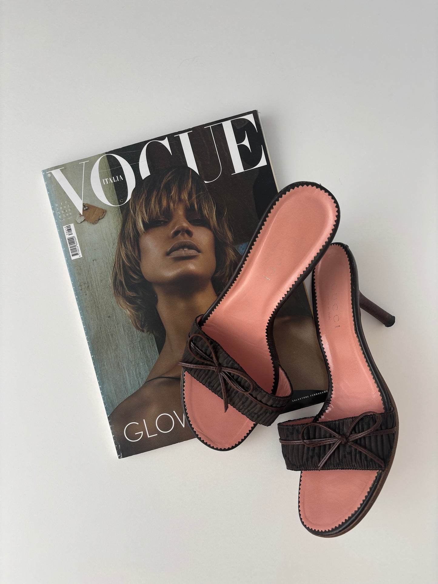 Gucci by Tom Ford 1990s iconic monogram bow sandal heels (EU 37,5 / US 7)